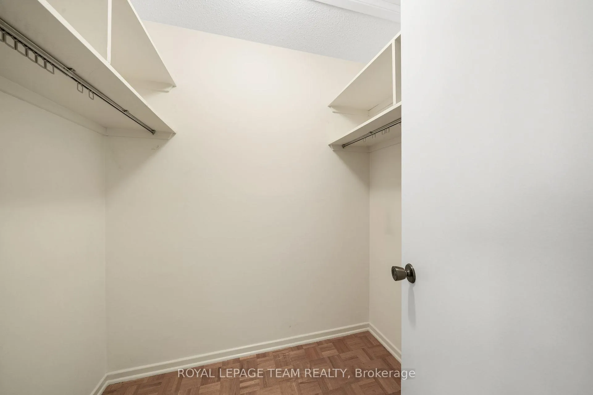 Photo 21 of 548 Rivershore Crescent, Ottawa, Beacon Hill North — HOMEH