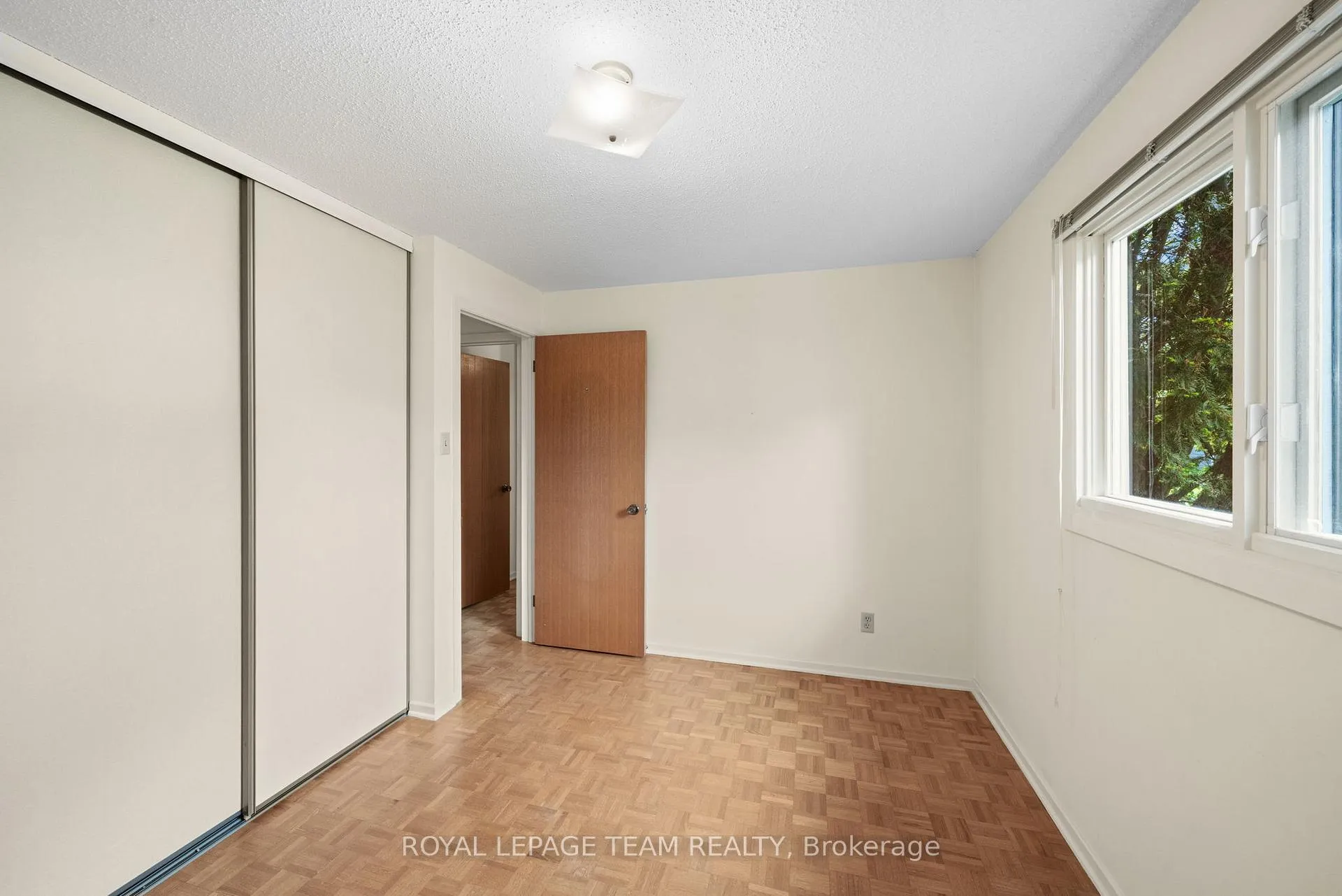 Photo 26 of 548 Rivershore Crescent, Ottawa, Beacon Hill North — HOMEH