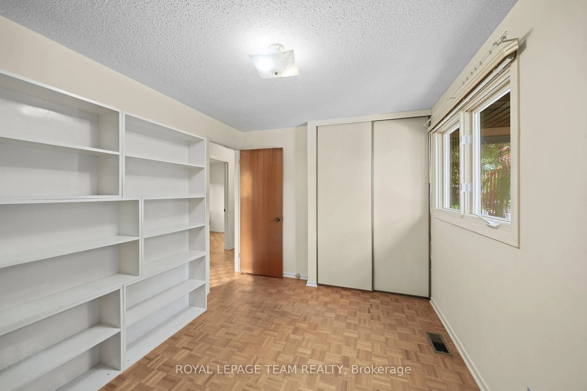 Photo 28 of 548 Rivershore Crescent, Ottawa, Beacon Hill North — HOMEH