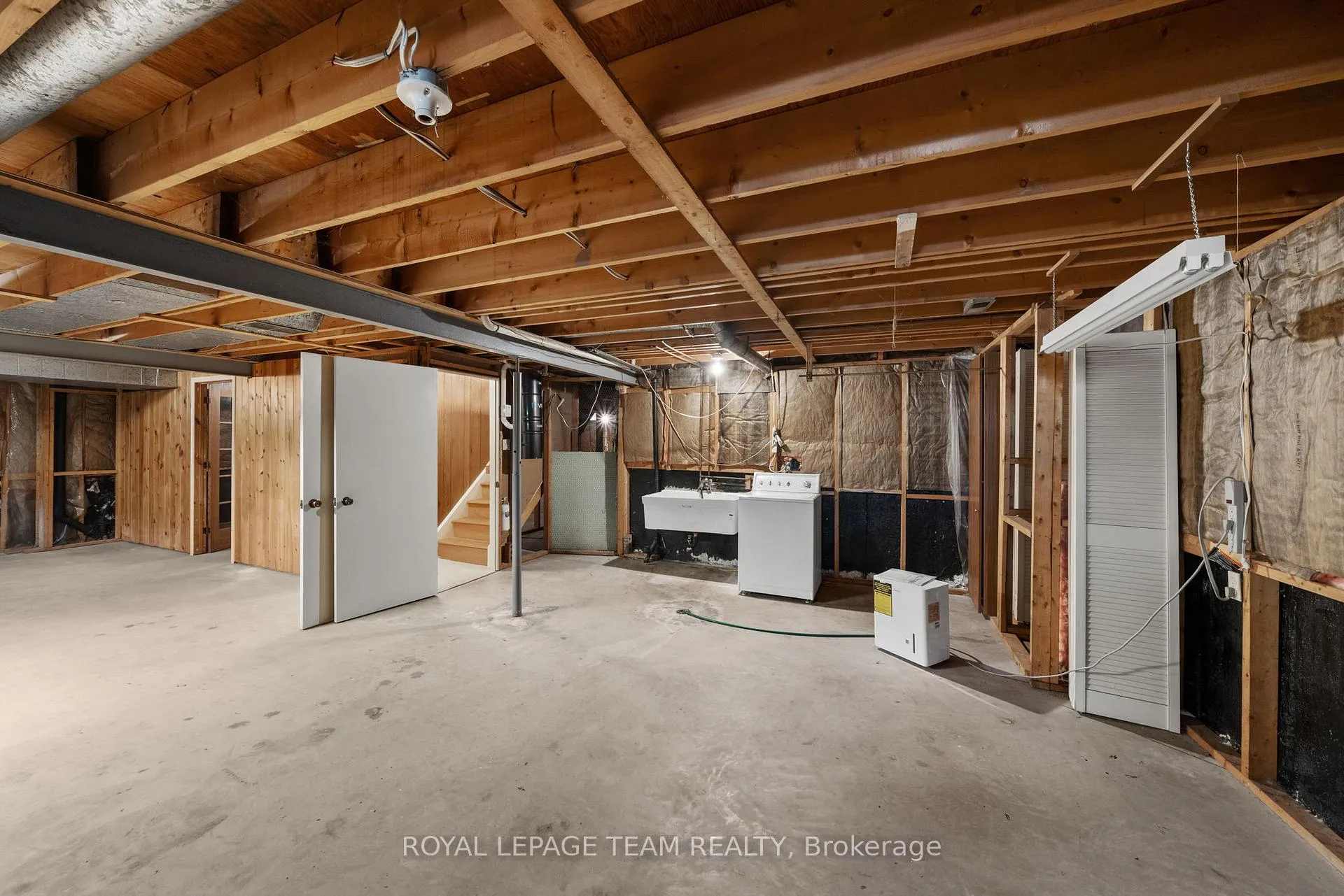 Photo 32 of 548 Rivershore Crescent, Ottawa, Beacon Hill North — HOMEH