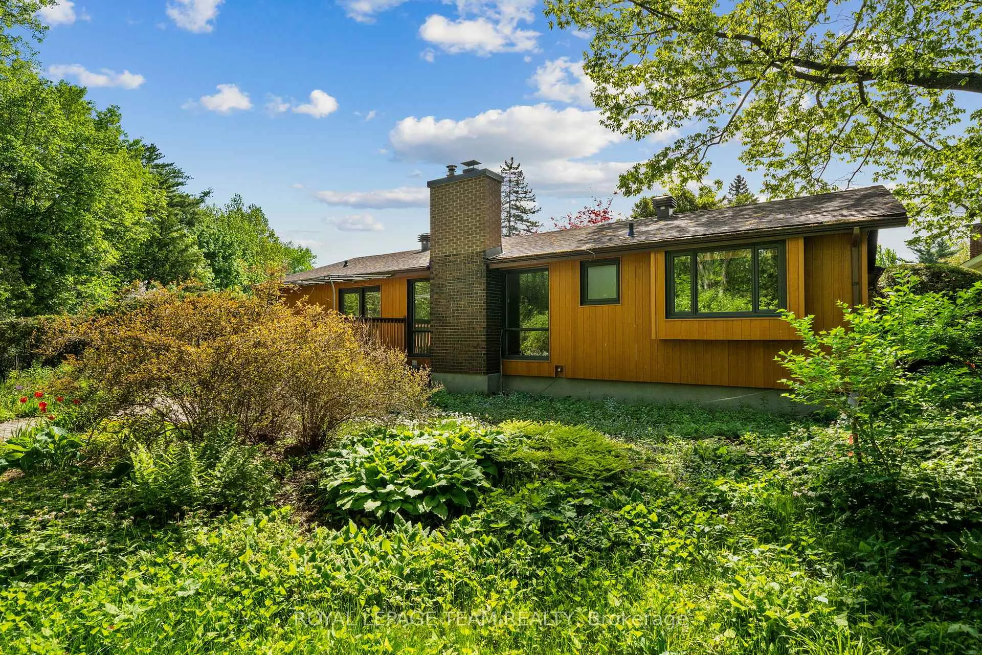 Photo 38 of 548 Rivershore Crescent, Ottawa, Beacon Hill North — HOMEH
