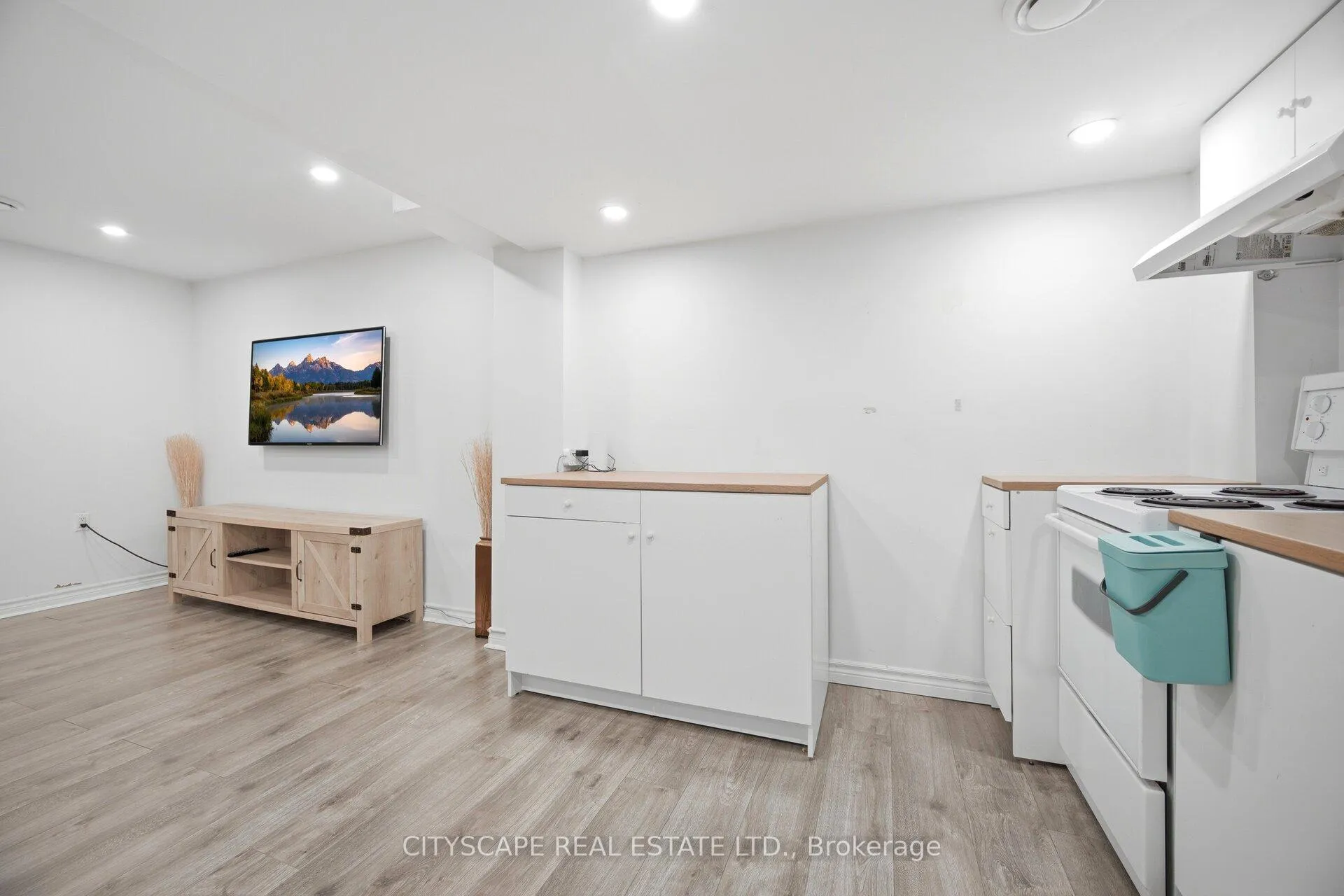 Photo 43 of 66 Castle Hill Road, Brampton, Northwood Park — HOMEH