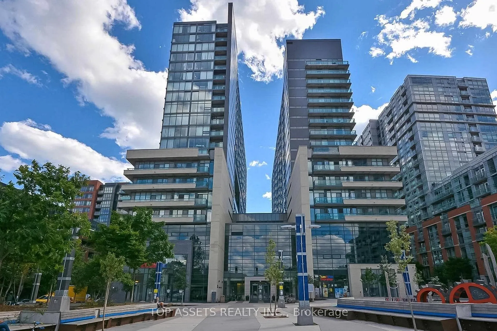 Front of Unit 518E, 36 Lisgar Street
