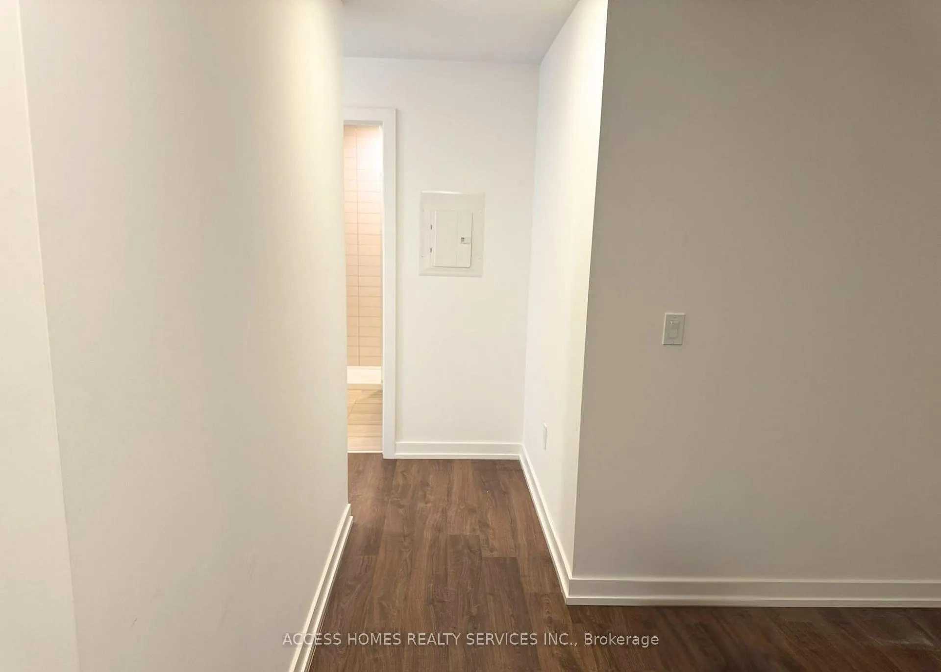 Front of Unit 1910, 15 Wellington Street S