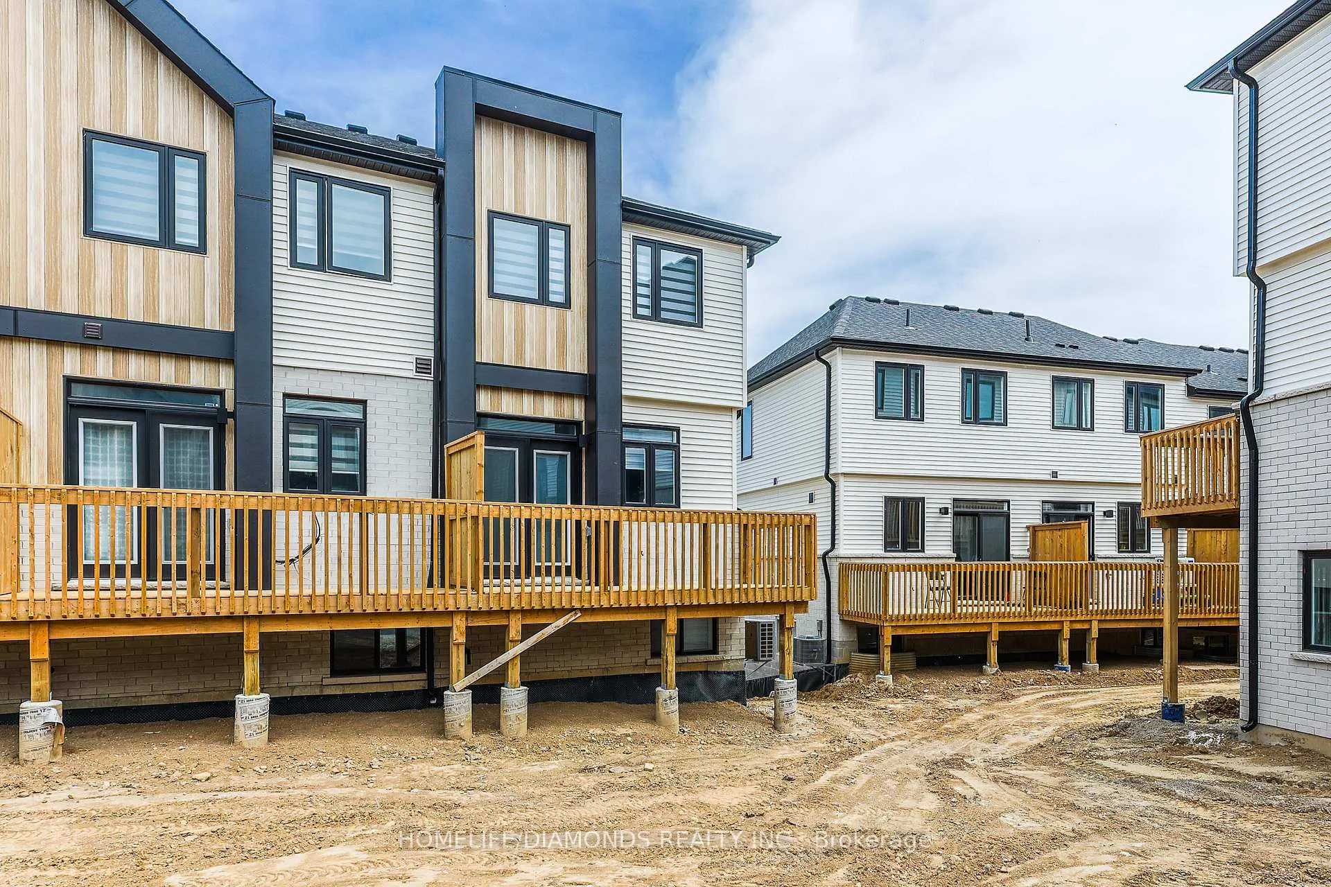 Photo 32 of Unit 64, 55 Tom Brown Drive, Brant, Paris — HOMEH