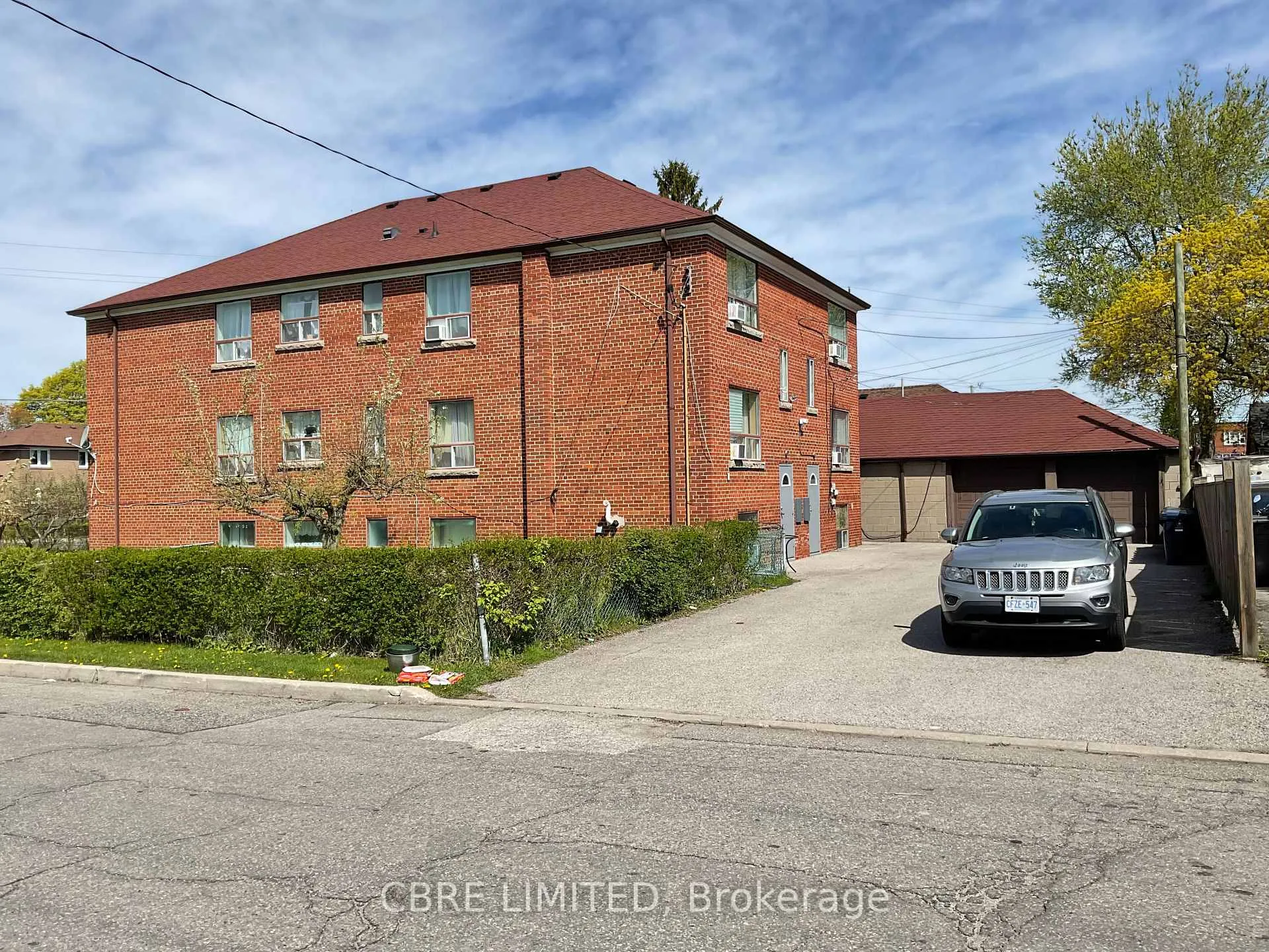 Photo 3 of 587 Danforth Road, Scarborough, Clairlea-Birchmount — HOMEH
