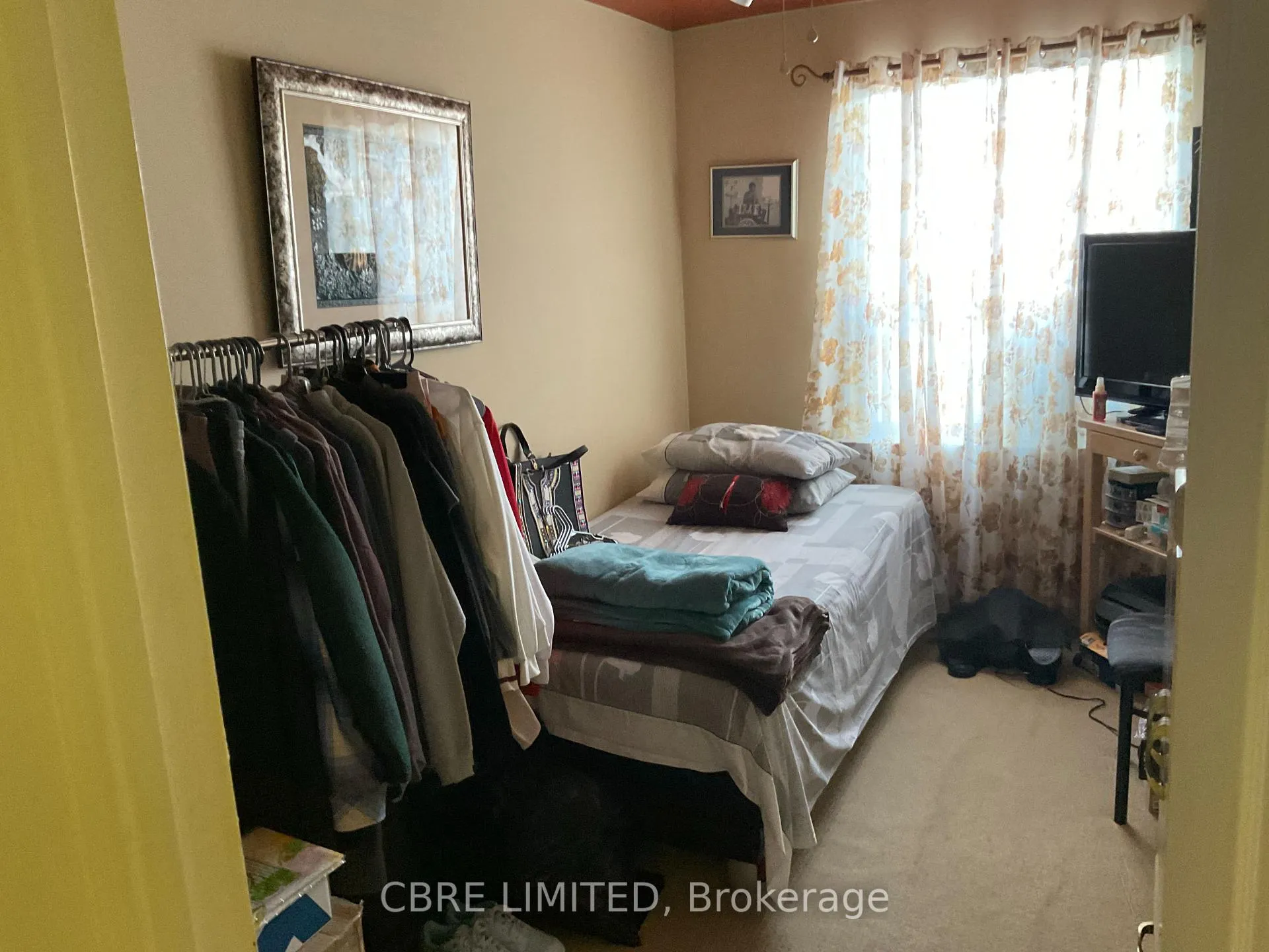 Photo 5 of 587 Danforth Road, Scarborough, Clairlea-Birchmount — HOMEH