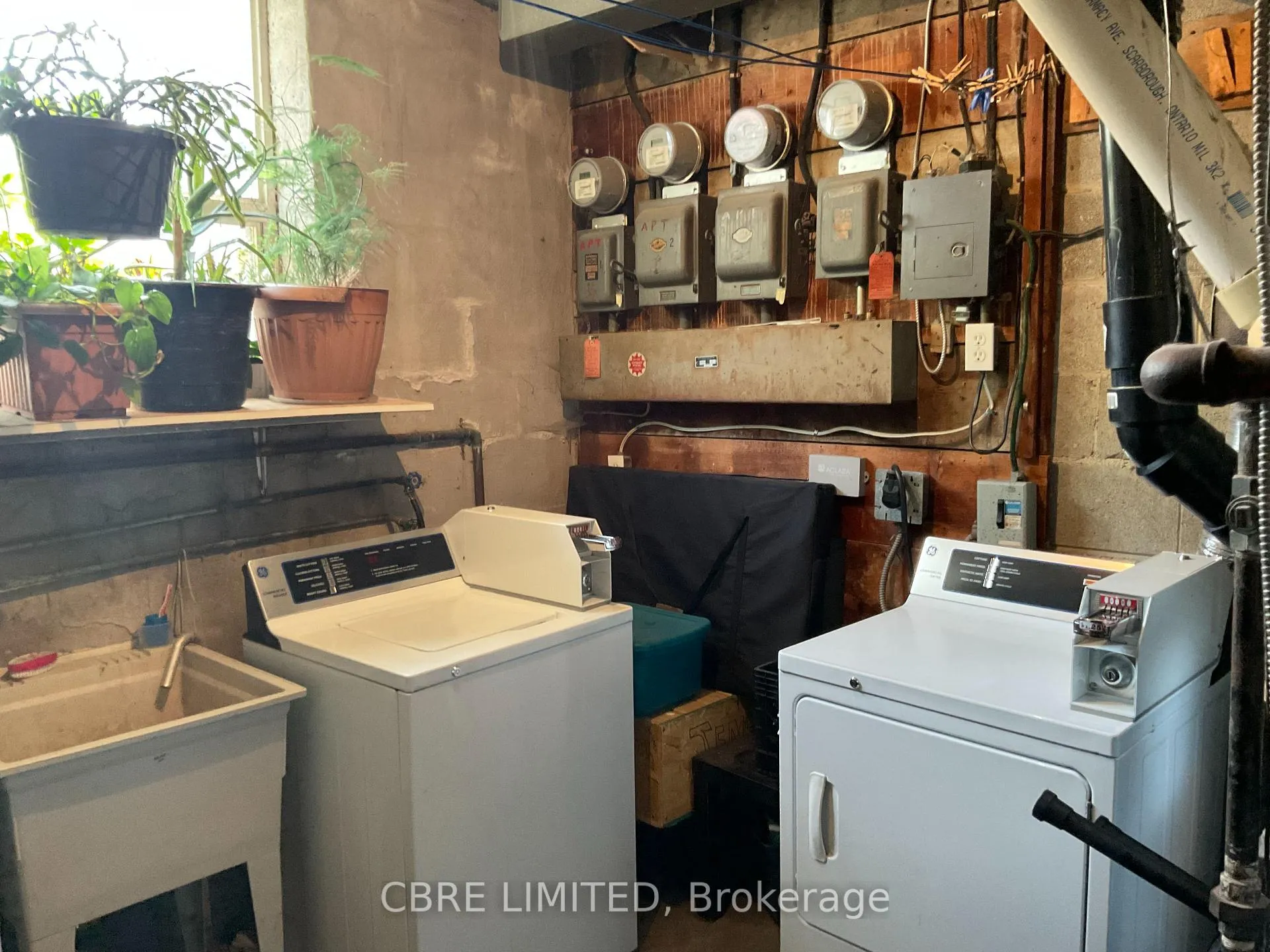 Photo 7 of 587 Danforth Road, Scarborough, Clairlea-Birchmount — HOMEH