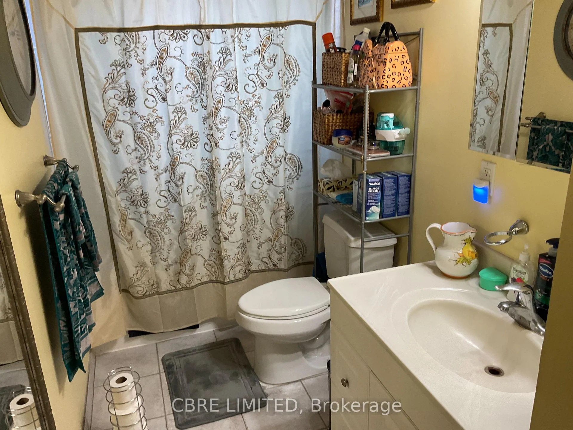 Photo 10 of 587 Danforth Road, Scarborough, Clairlea-Birchmount — HOMEH