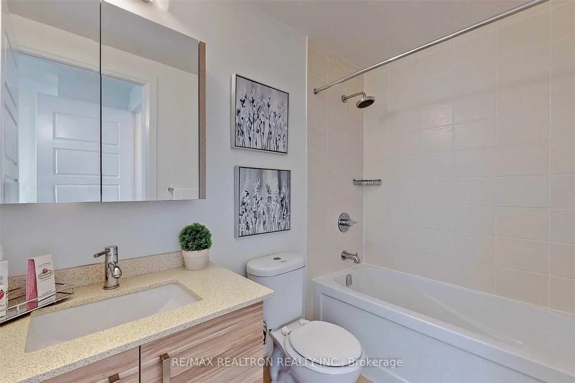 Photo 16 of Unit RG10, 8228 Birchmount Road, Markham, Unionville — HOMEH
