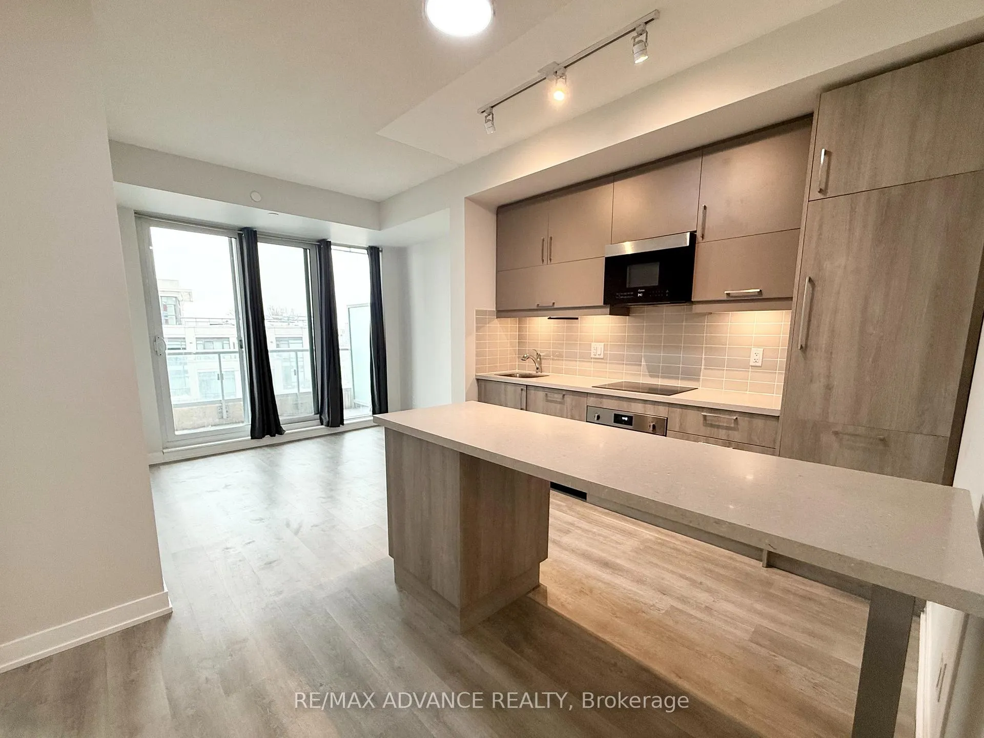 Photo 3 of Unit 1225, 8119 Birchmount Road, Markham, Unionville — HOMEH