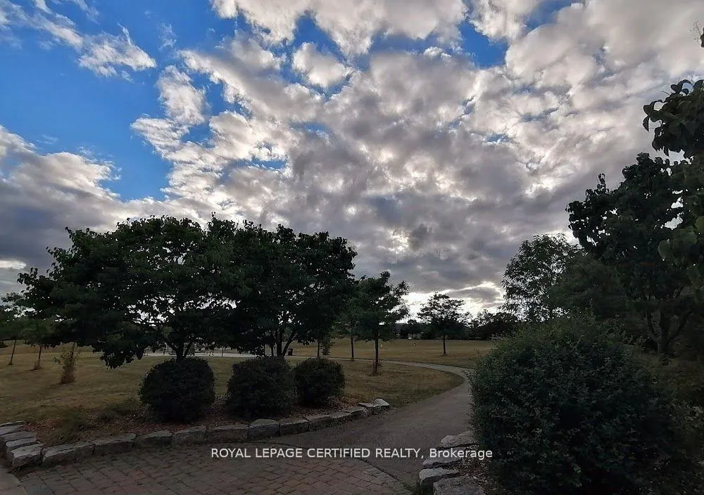 Photo 7 of 5126 Des Jardines Drive, Burlington, Uptown — HOMEH