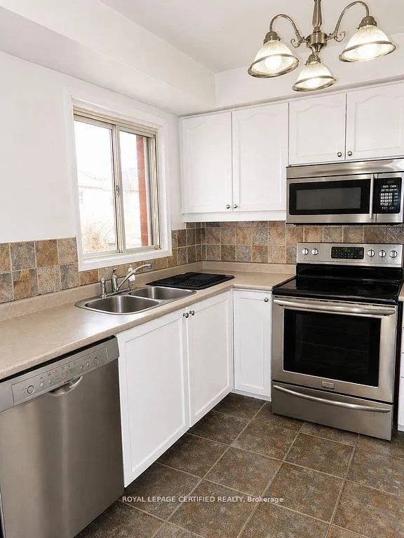 Photo 15 of 5126 Des Jardines Drive, Burlington, Uptown — HOMEH