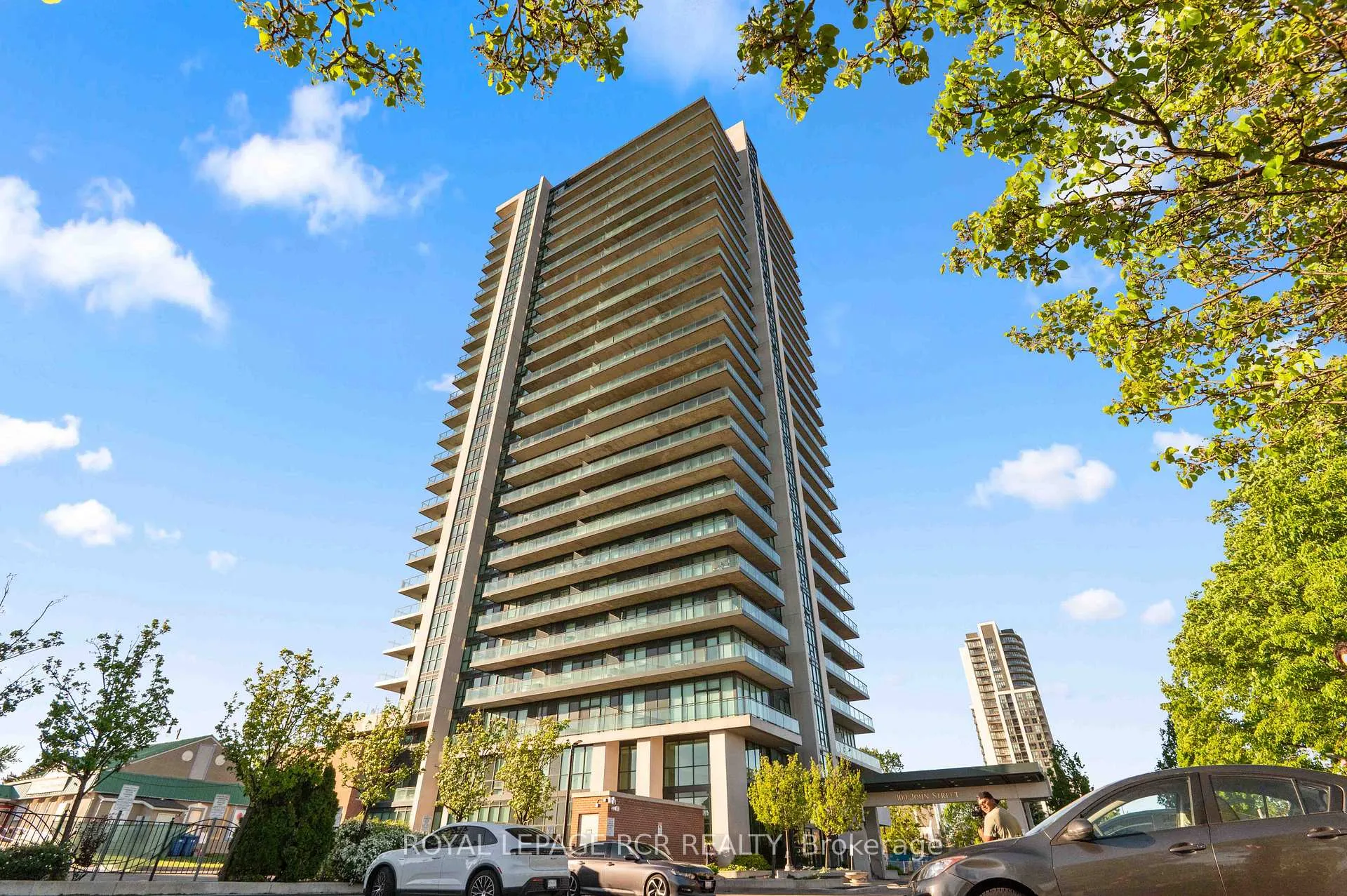 Photo 3 of Unit 1702, 100 John Street, Brampton, Downtown Brampton — HOMEH