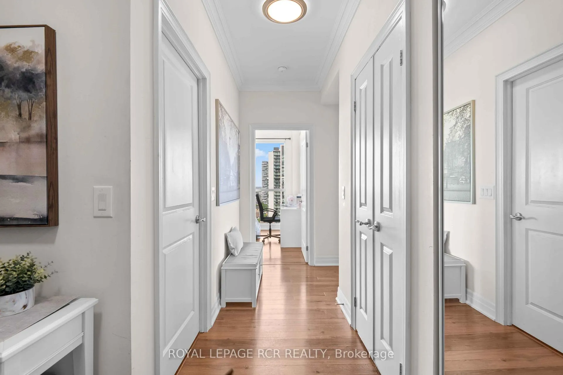 Photo 7 of Unit 1702, 100 John Street, Brampton, Downtown Brampton — HOMEH