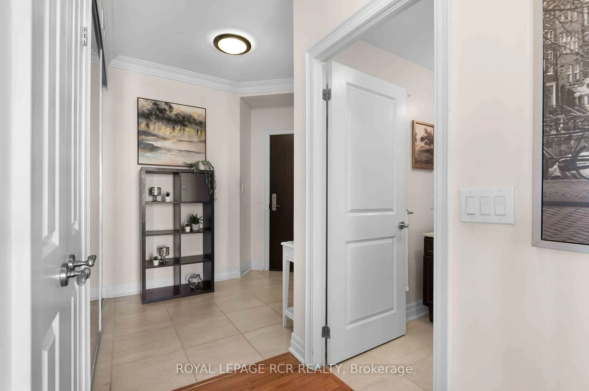 Photo 9 of Unit 1702, 100 John Street, Brampton, Downtown Brampton — HOMEH