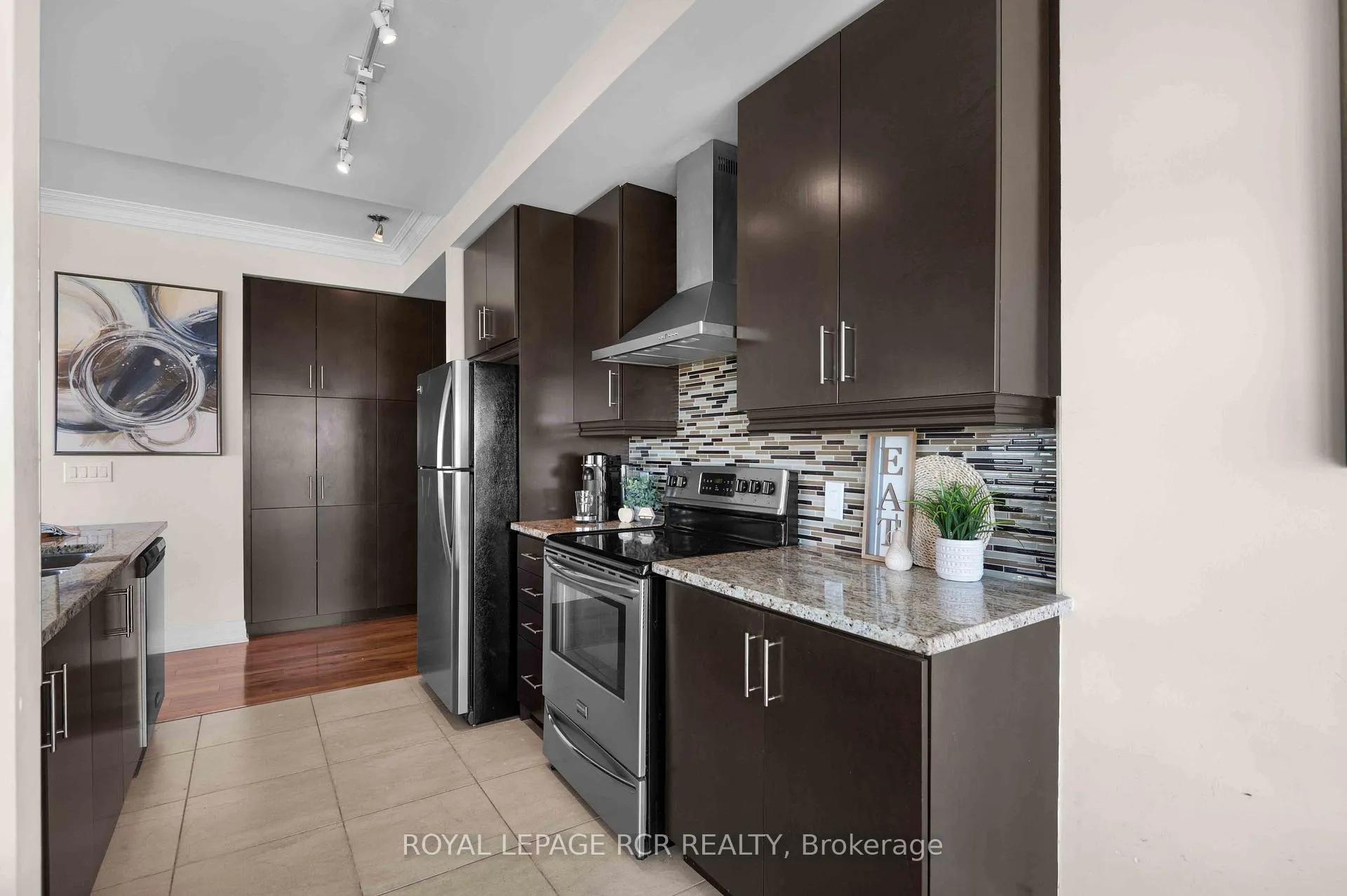 Photo 15 of Unit 1702, 100 John Street, Brampton, Downtown Brampton — HOMEH