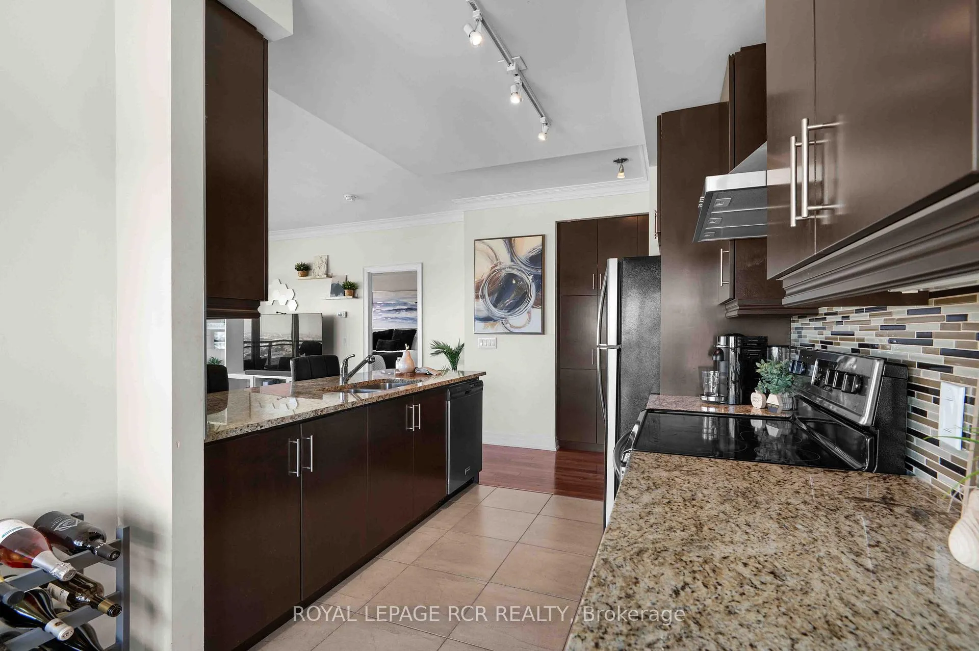 Photo 16 of Unit 1702, 100 John Street, Brampton, Downtown Brampton — HOMEH