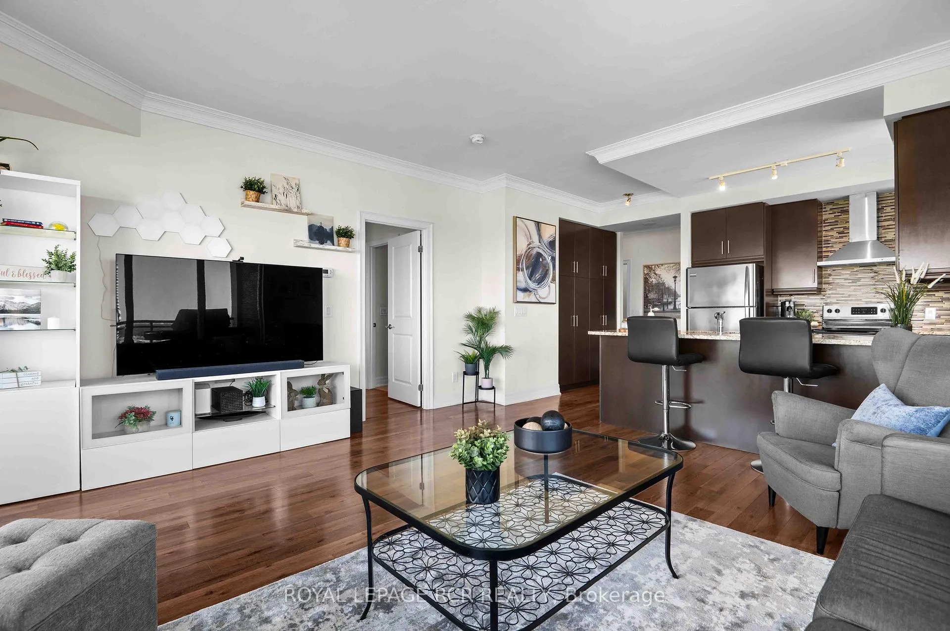 Photo 22 of Unit 1702, 100 John Street, Brampton, Downtown Brampton — HOMEH