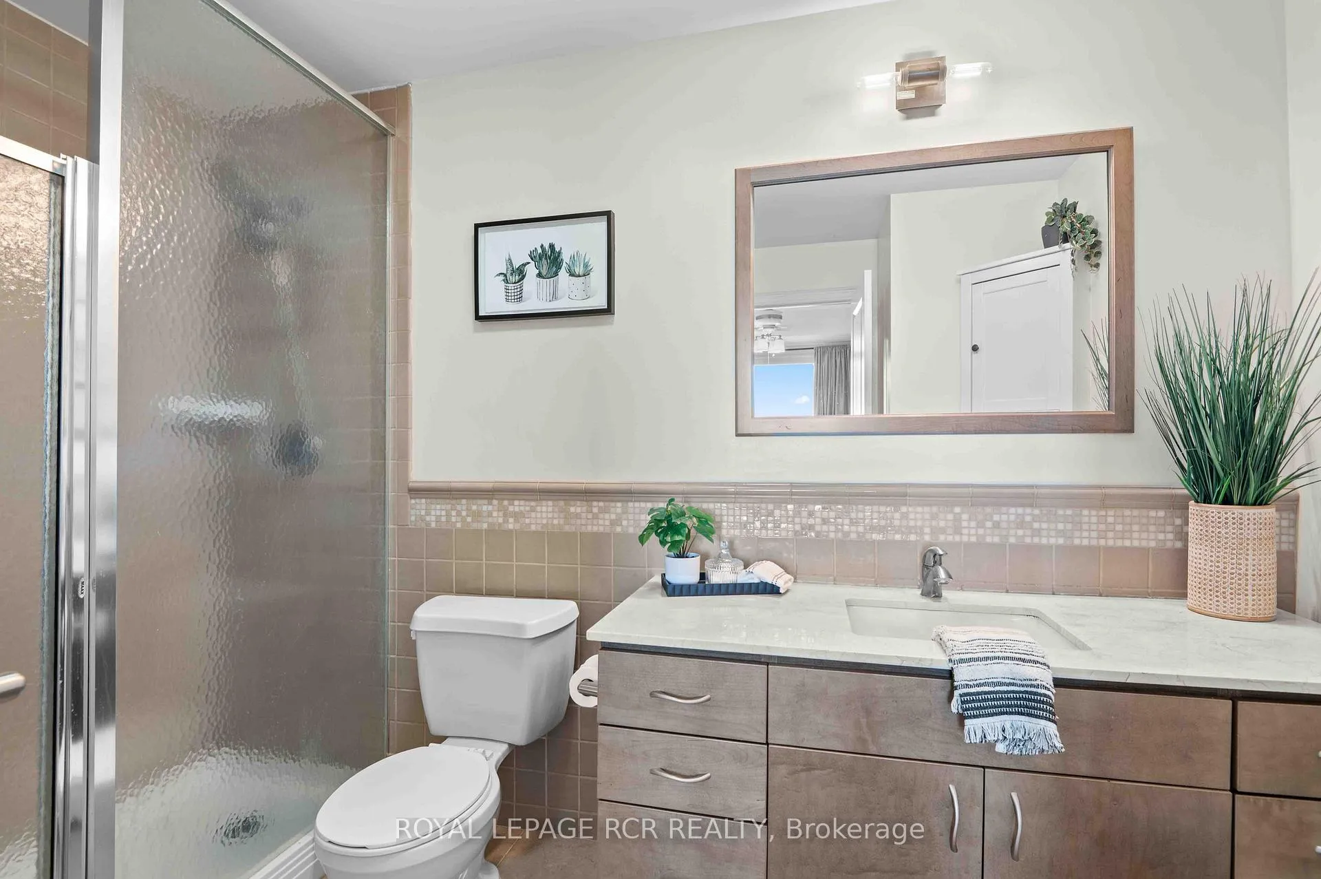 Photo 24 of Unit 1702, 100 John Street, Brampton, Downtown Brampton — HOMEH