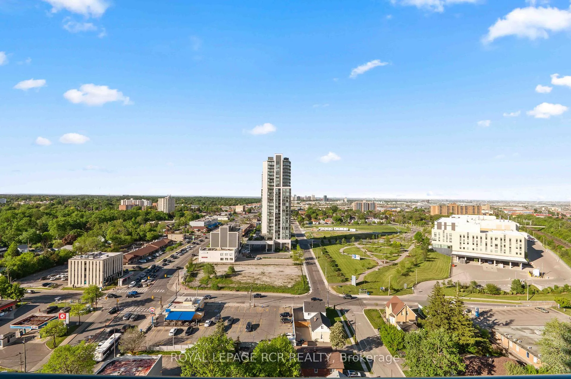 Photo 29 of Unit 1702, 100 John Street, Brampton, Downtown Brampton — HOMEH
