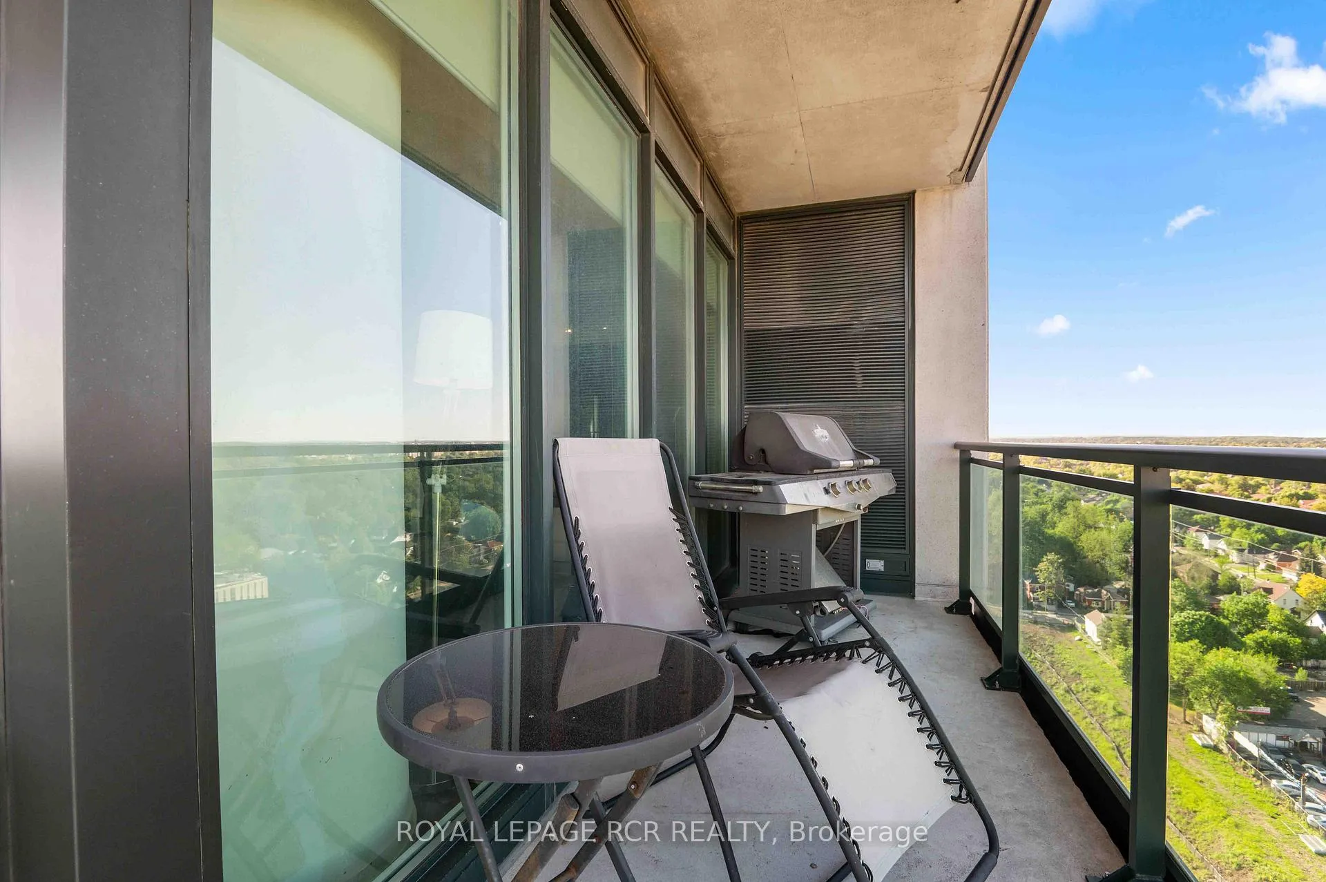 Photo 30 of Unit 1702, 100 John Street, Brampton, Downtown Brampton — HOMEH