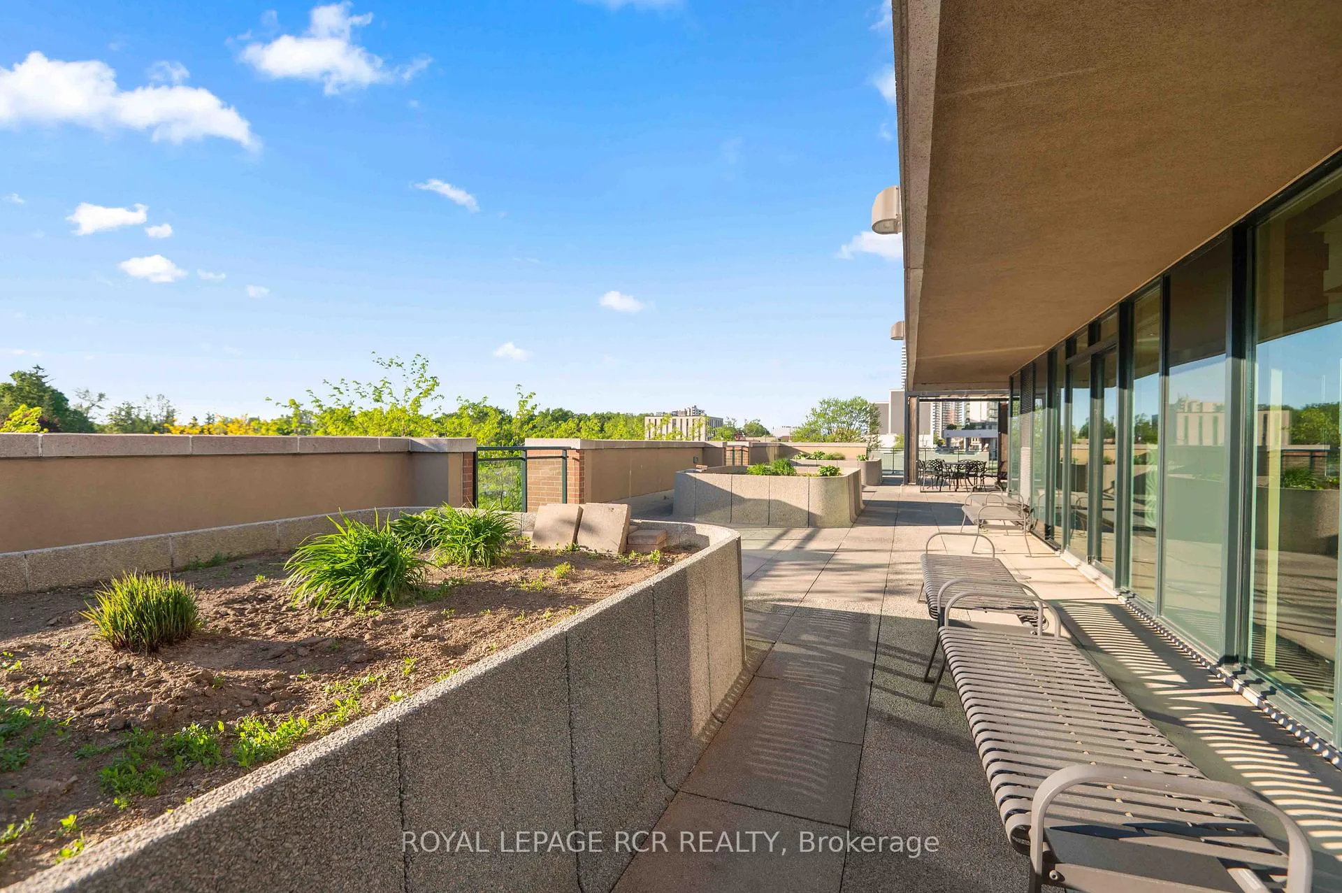 Photo 32 of Unit 1702, 100 John Street, Brampton, Downtown Brampton — HOMEH