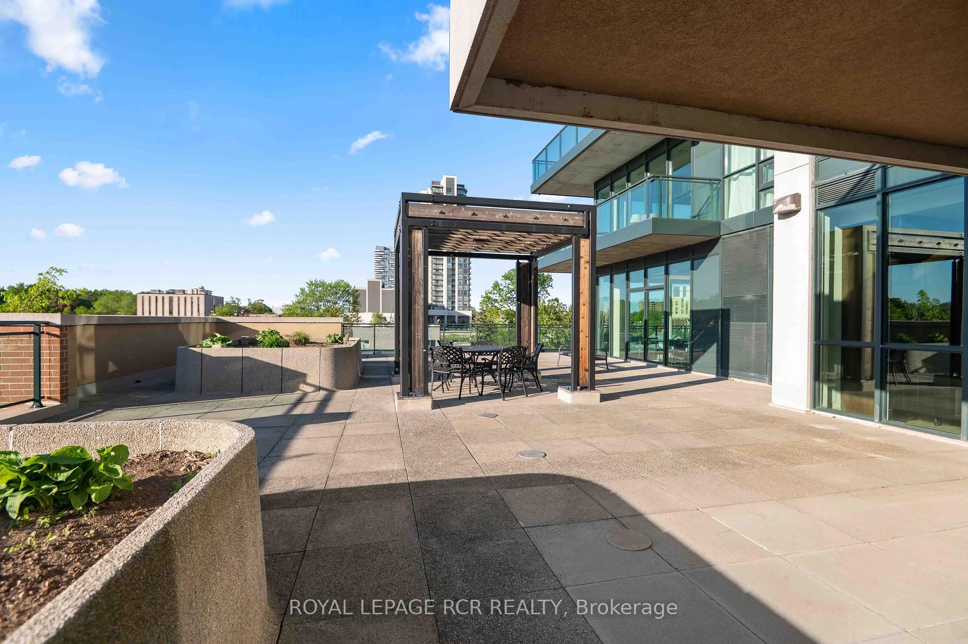 Photo 34 of Unit 1702, 100 John Street, Brampton, Downtown Brampton — HOMEH