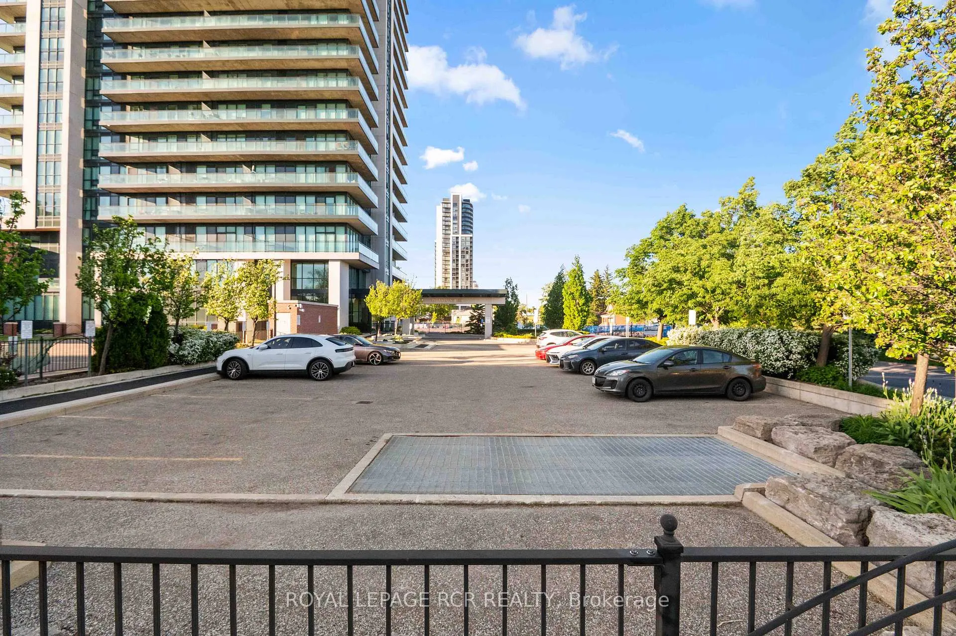 Photo 41 of Unit 1702, 100 John Street, Brampton, Downtown Brampton — HOMEH