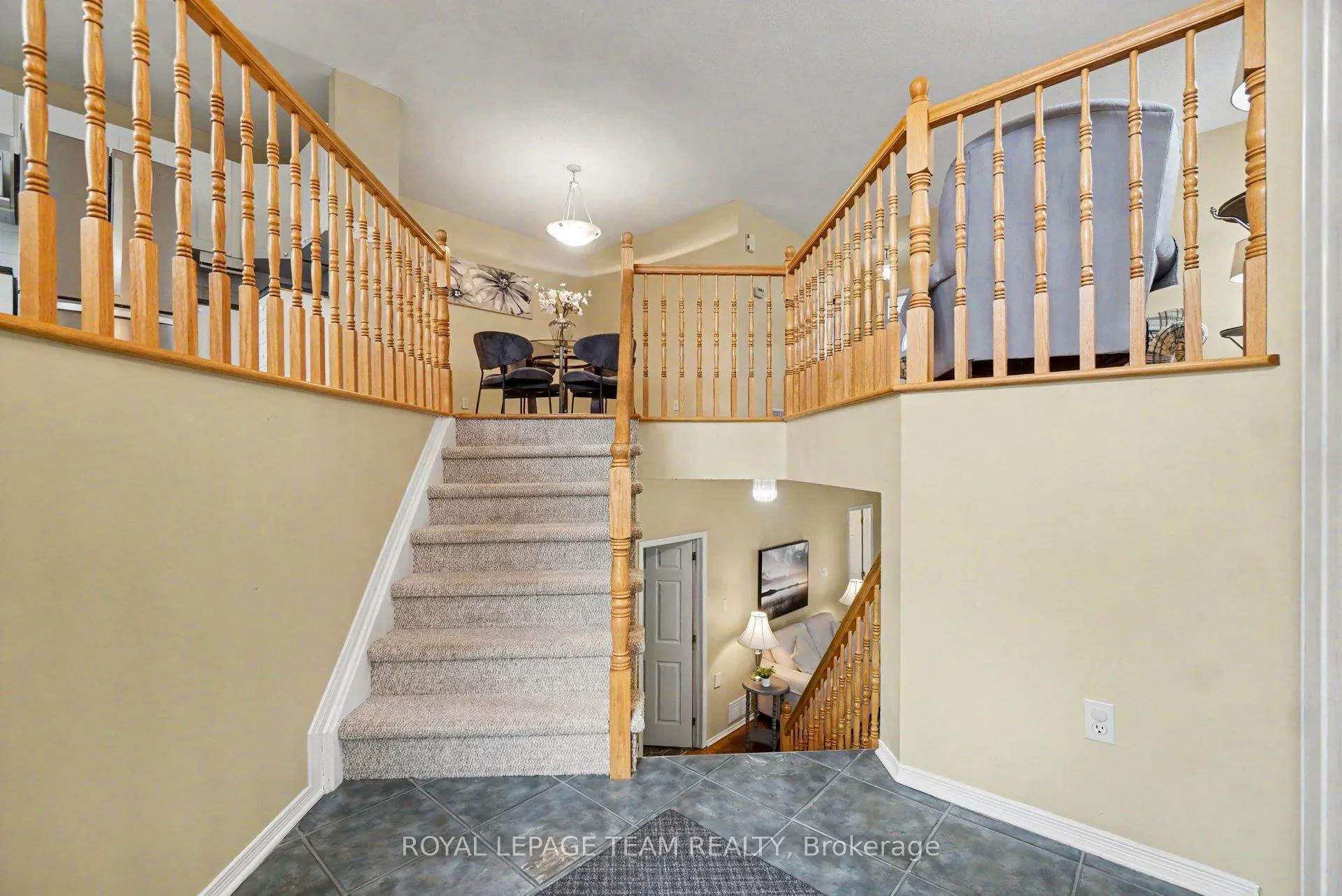 Photo 4 of 1598 Lisbon Street, Ottawa, Fallingbrook/Pineridge — HOMEH