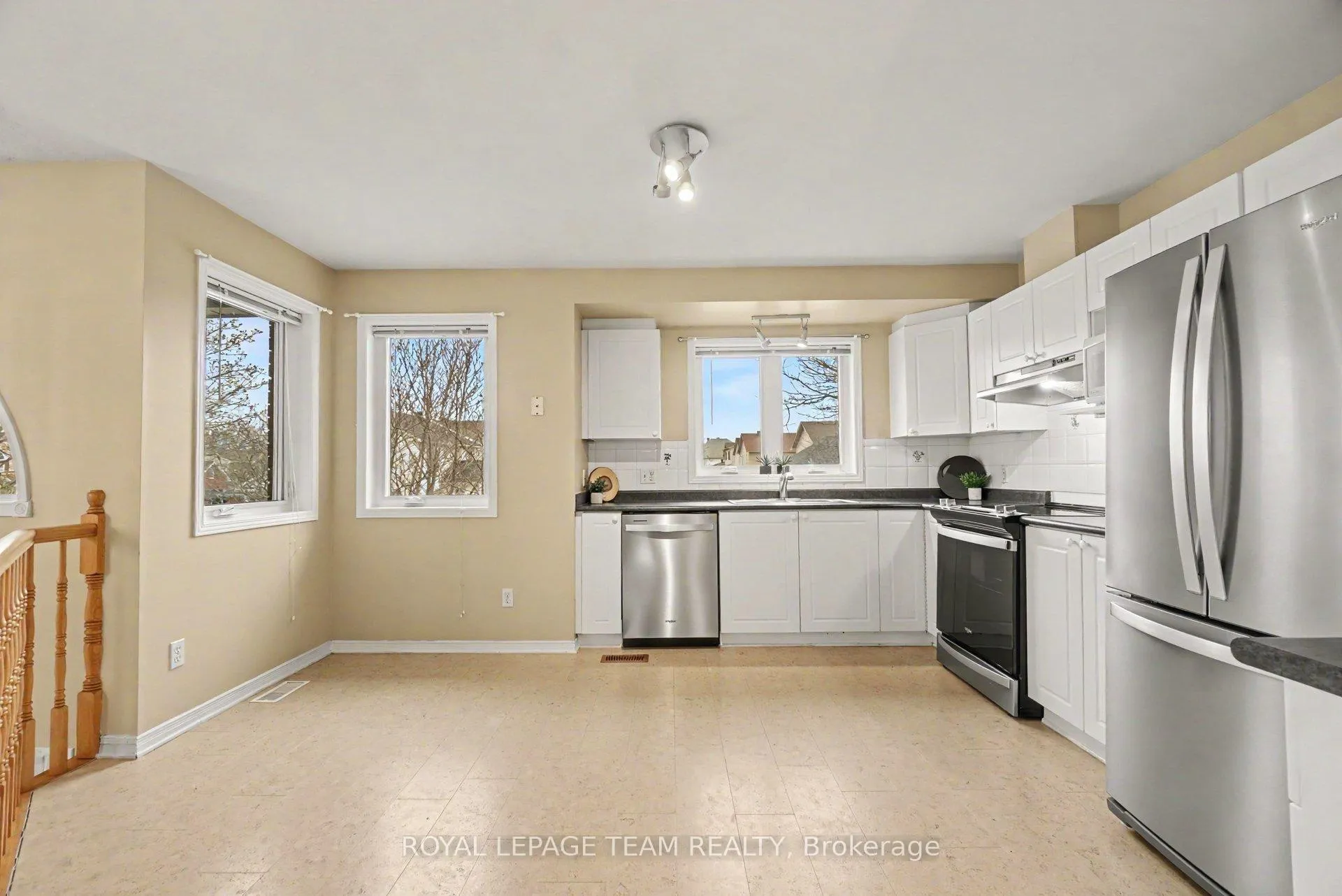 Photo 6 of 1598 Lisbon Street, Ottawa, Fallingbrook/Pineridge — HOMEH