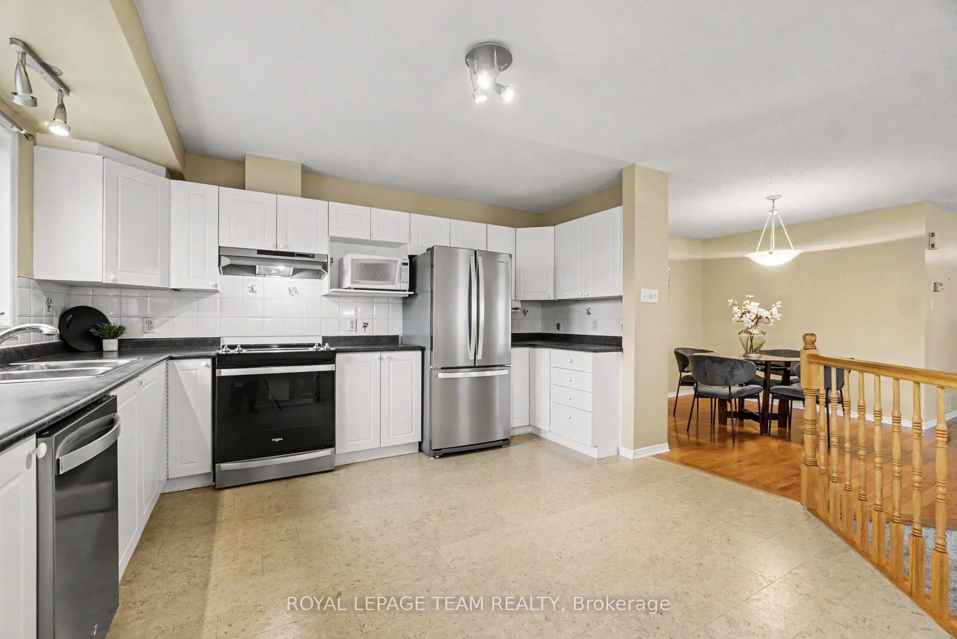 Photo 7 of 1598 Lisbon Street, Ottawa, Fallingbrook/Pineridge — HOMEH