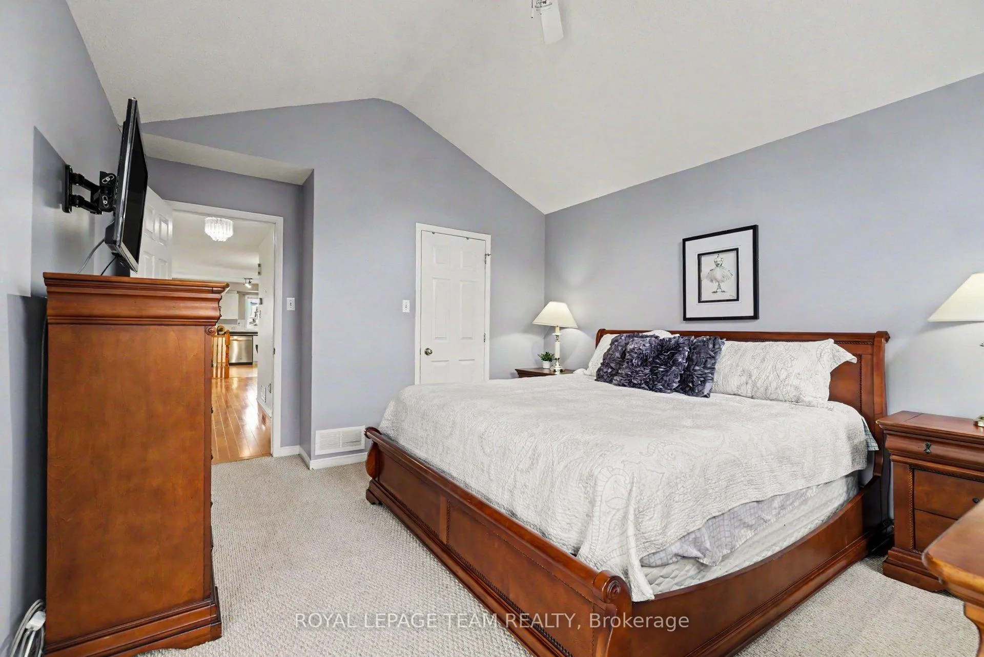 Photo 17 of 1598 Lisbon Street, Ottawa, Fallingbrook/Pineridge — HOMEH