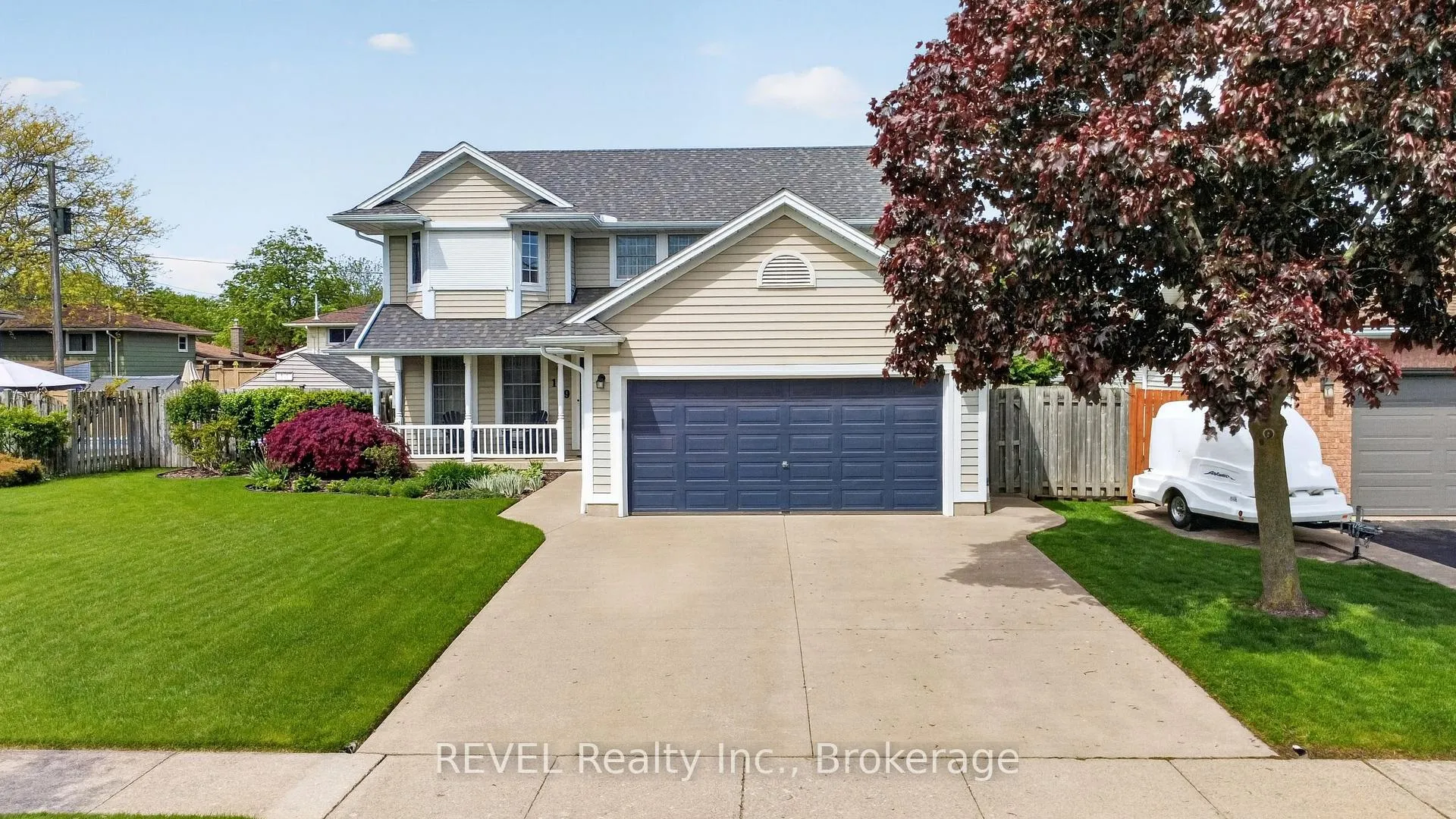 Front of 149 Green Pointe Drive