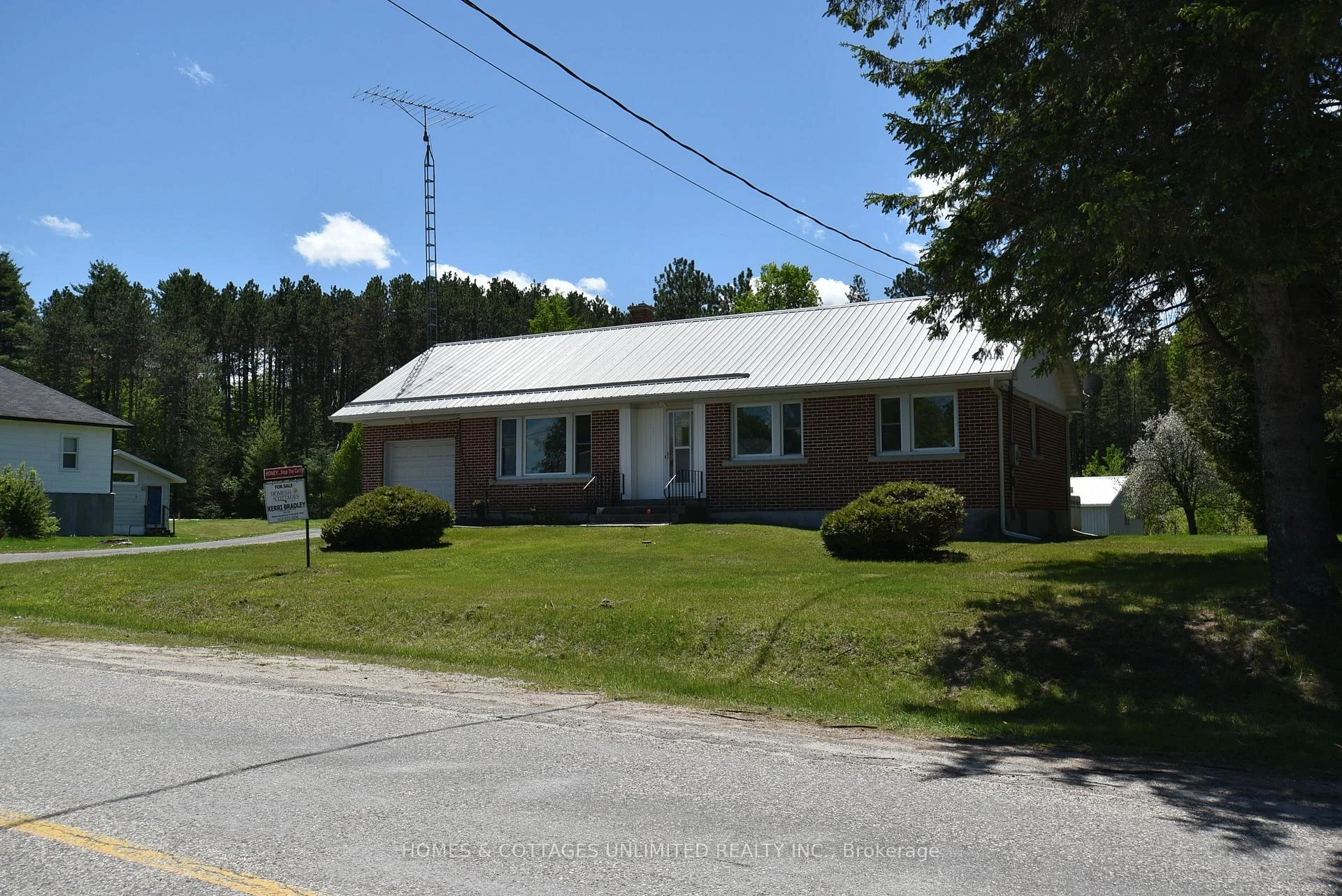 Photo 6 of 6628 Buckshot Lake Road, Frontenac, Frontenac North — HOMEH