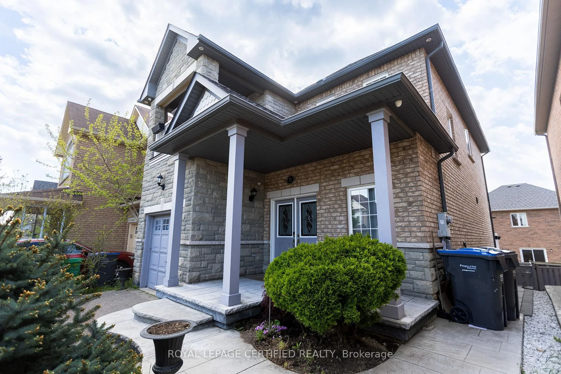 Photo 4 of Unit UPPER, 20 Krakow Street, Brampton, Bram West — HOMEH