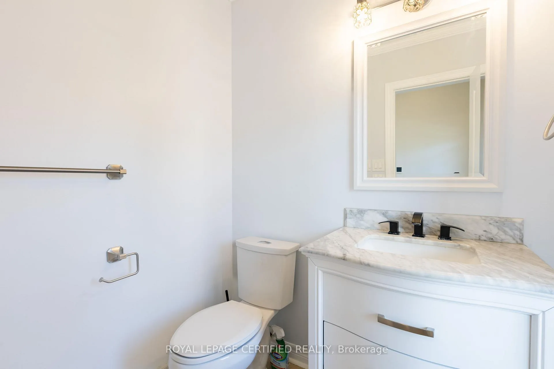 Photo 10 of Unit UPPER, 20 Krakow Street, Brampton, Bram West — HOMEH