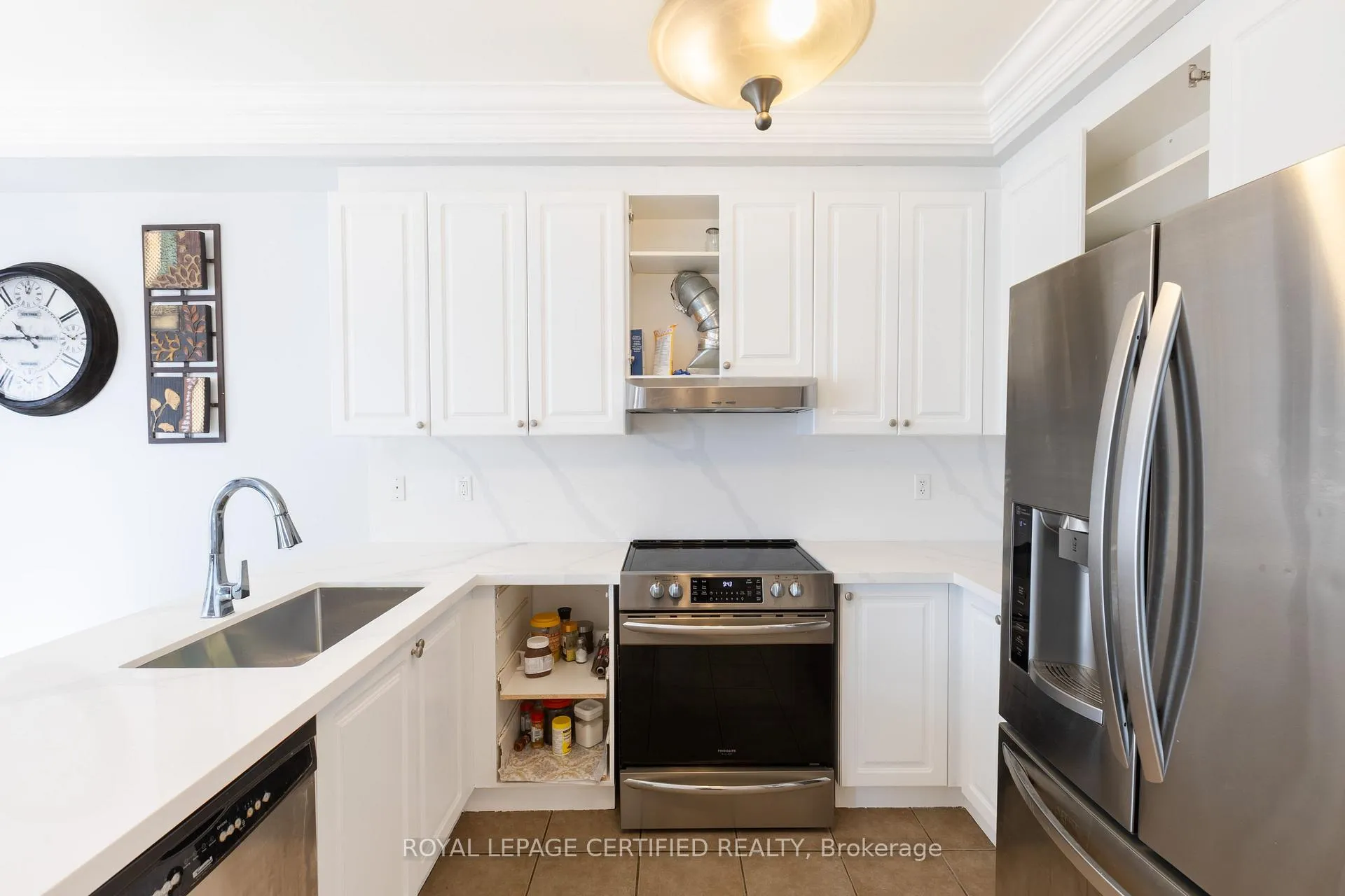 Photo 18 of Unit UPPER, 20 Krakow Street, Brampton, Bram West — HOMEH