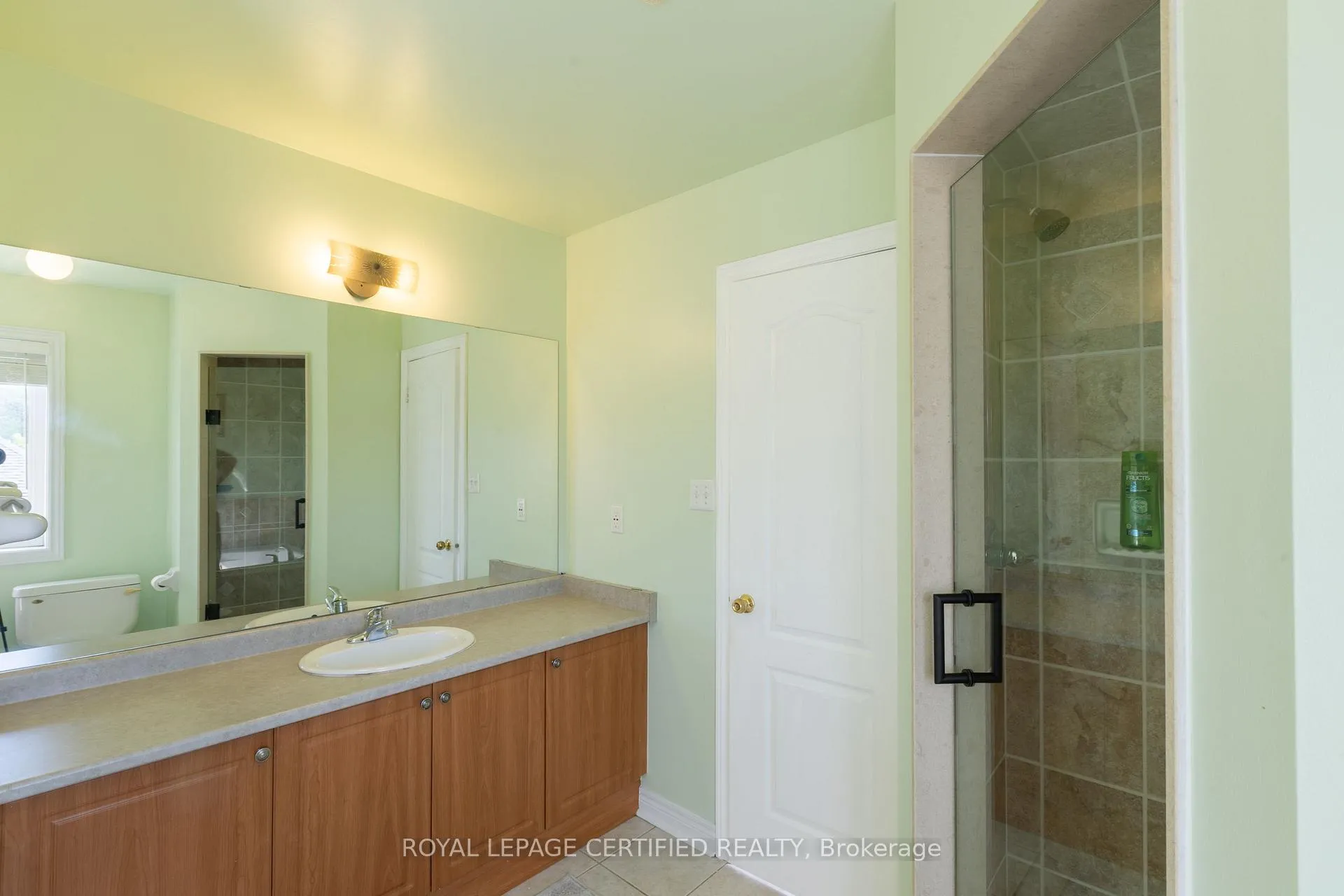 Photo 27 of Unit UPPER, 20 Krakow Street, Brampton, Bram West — HOMEH