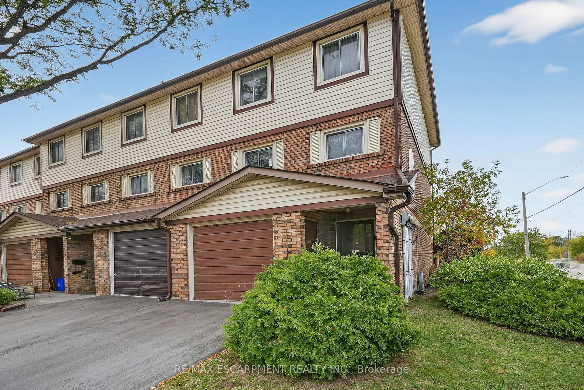 Front of Unit 1, 34 Bow Valley Drive