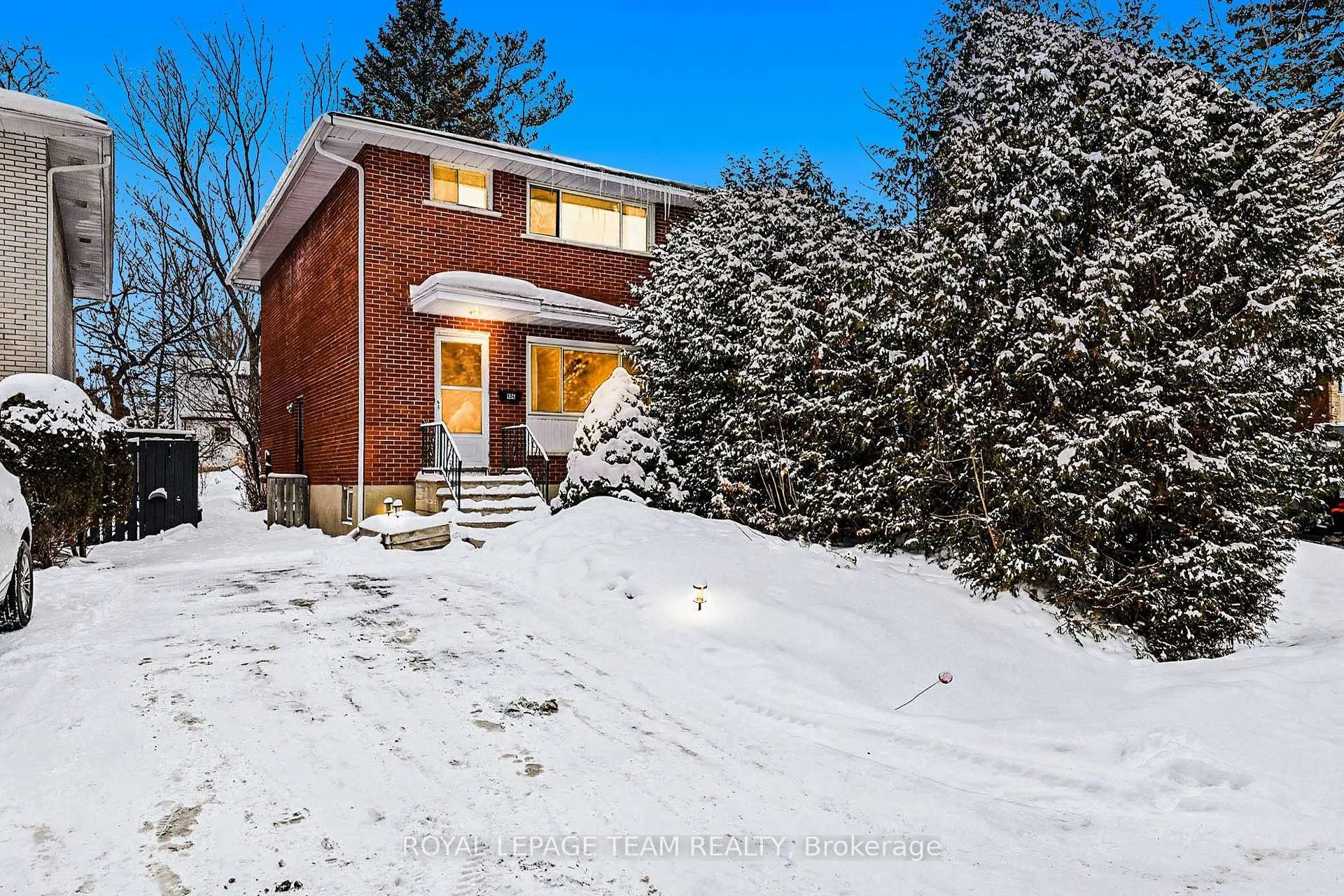 Photo 1 of 906 Ivanhoe Avenue, Ottawa, Queensway Terrace North — HOMEH