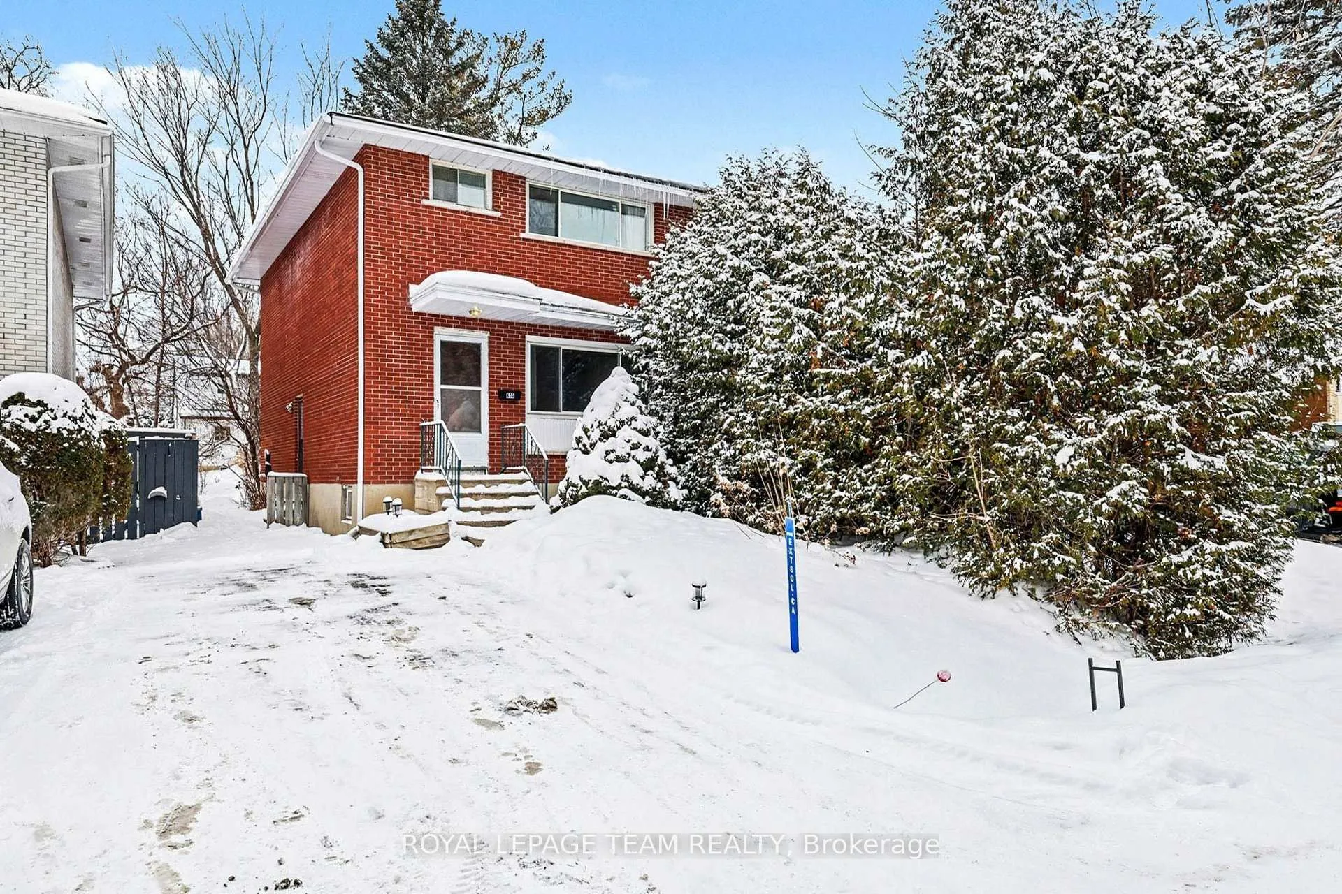 Photo 2 of 906 Ivanhoe Avenue, Ottawa, Queensway Terrace North — HOMEH