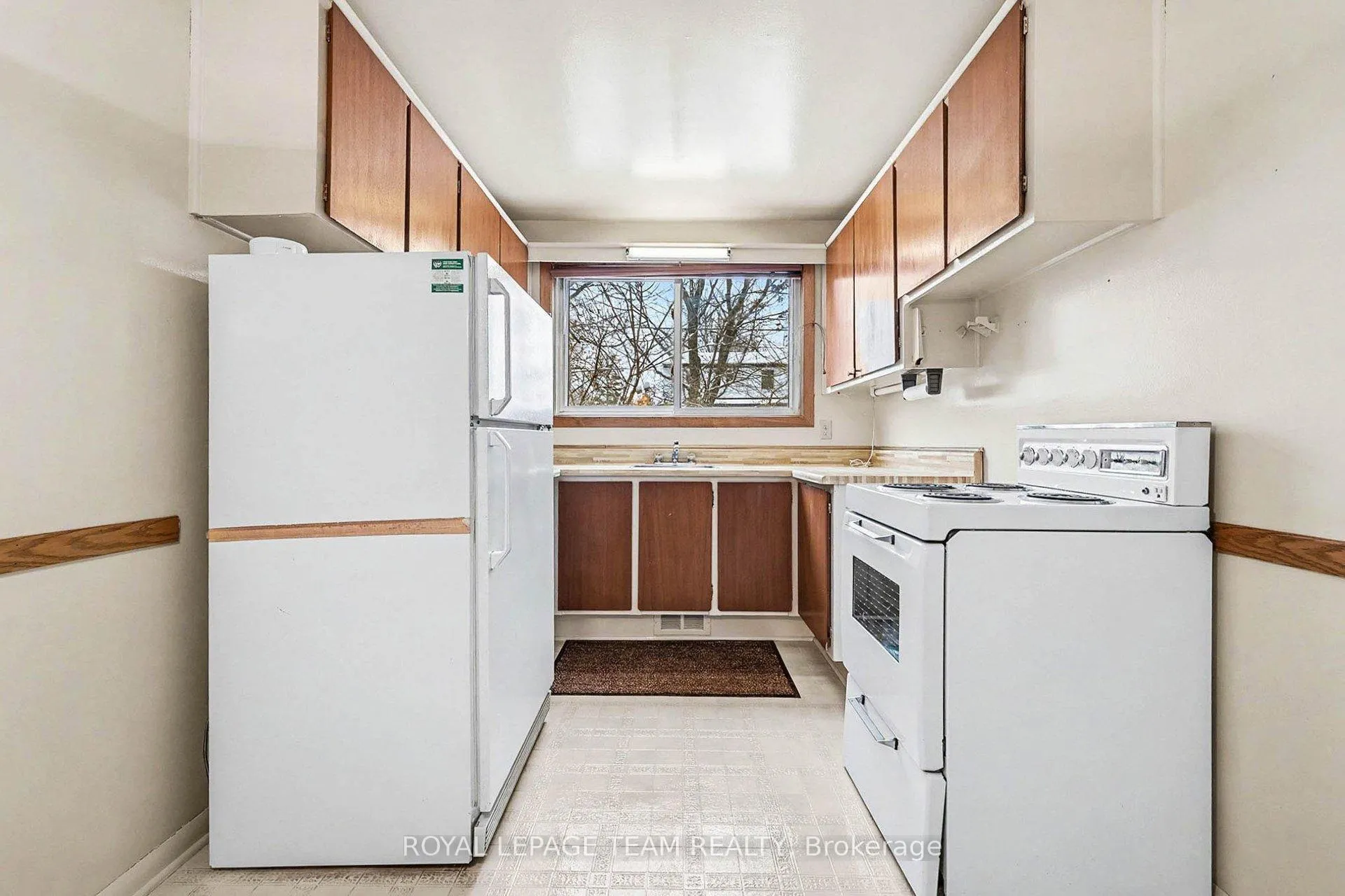 Photo 14 of 906 Ivanhoe Avenue, Ottawa, Queensway Terrace North — HOMEH