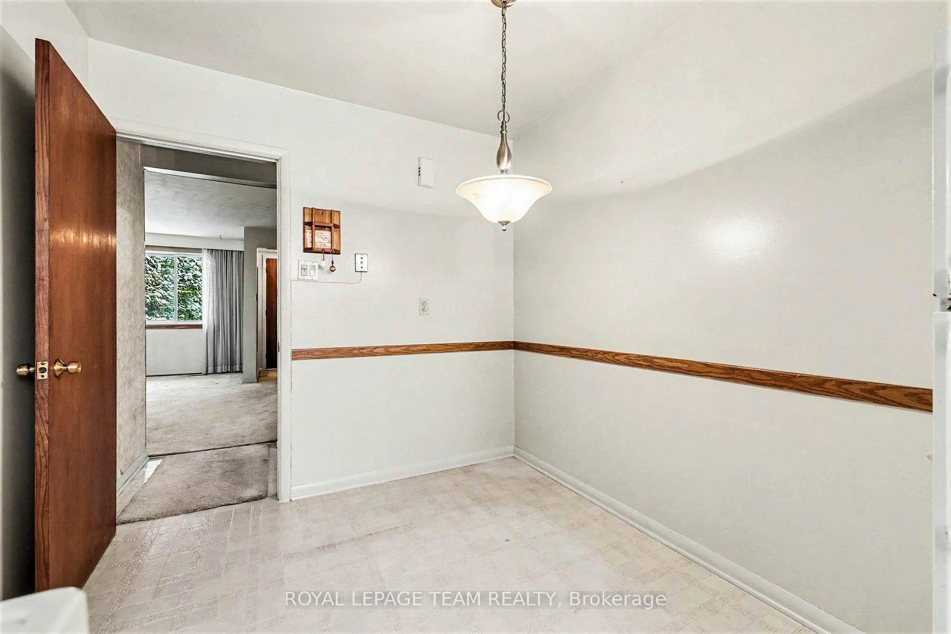 Photo 17 of 906 Ivanhoe Avenue, Ottawa, Queensway Terrace North — HOMEH