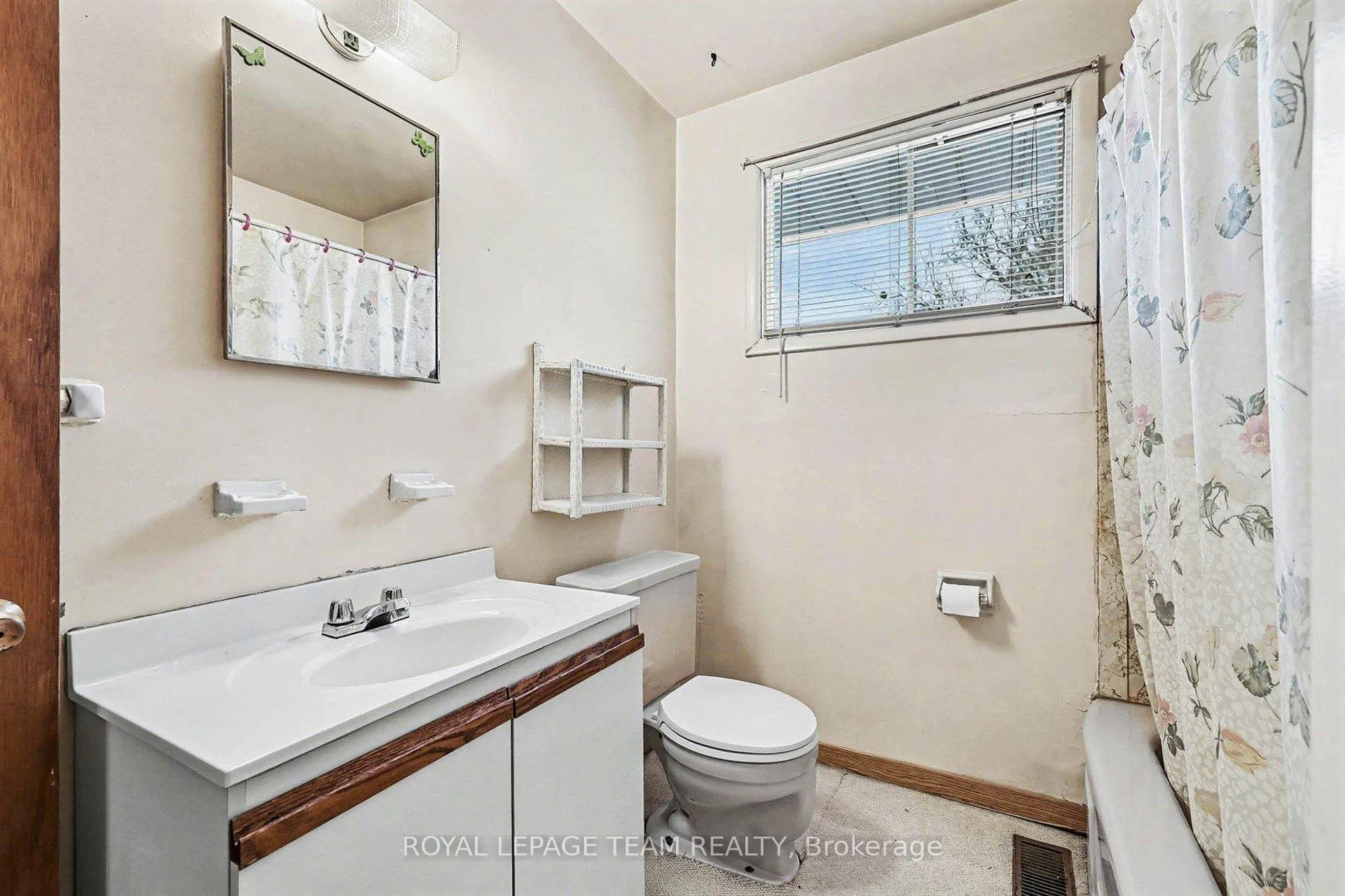 Photo 24 of 906 Ivanhoe Avenue, Ottawa, Queensway Terrace North — HOMEH