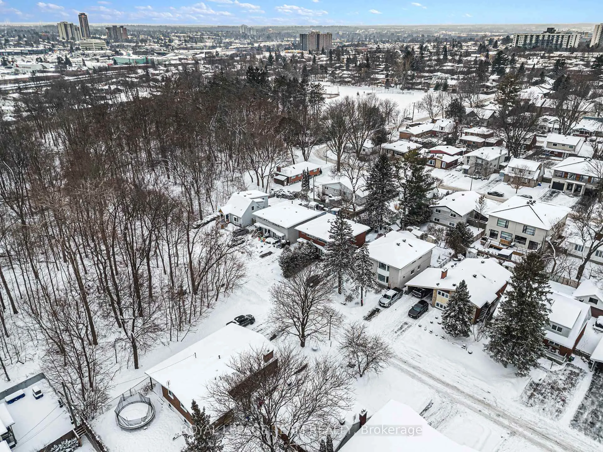 Photo 30 of 906 Ivanhoe Avenue, Ottawa, Queensway Terrace North — HOMEH