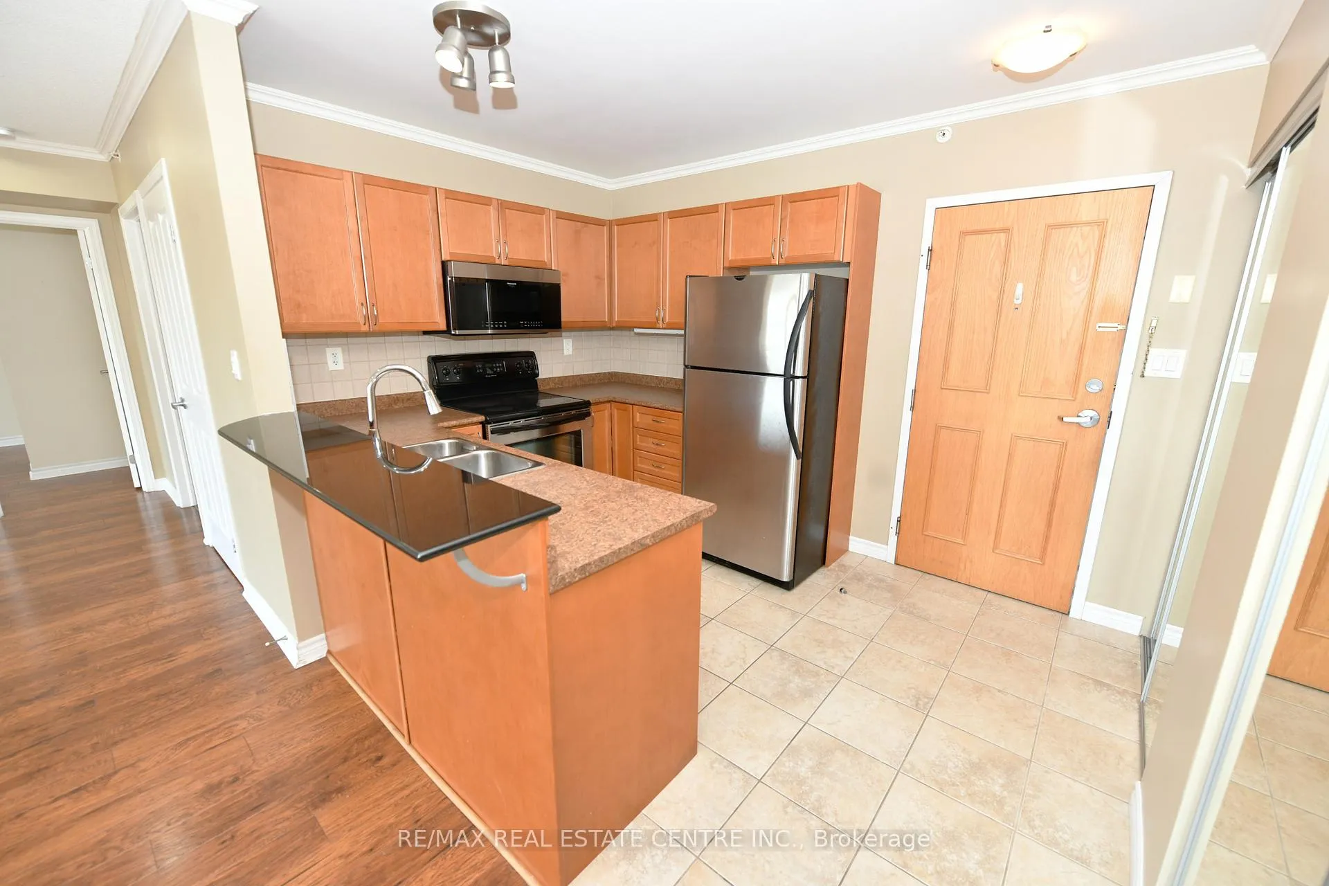Photo 2 of Unit 418, 8 Harris Street, Cambridge, East Galt — HOMEH