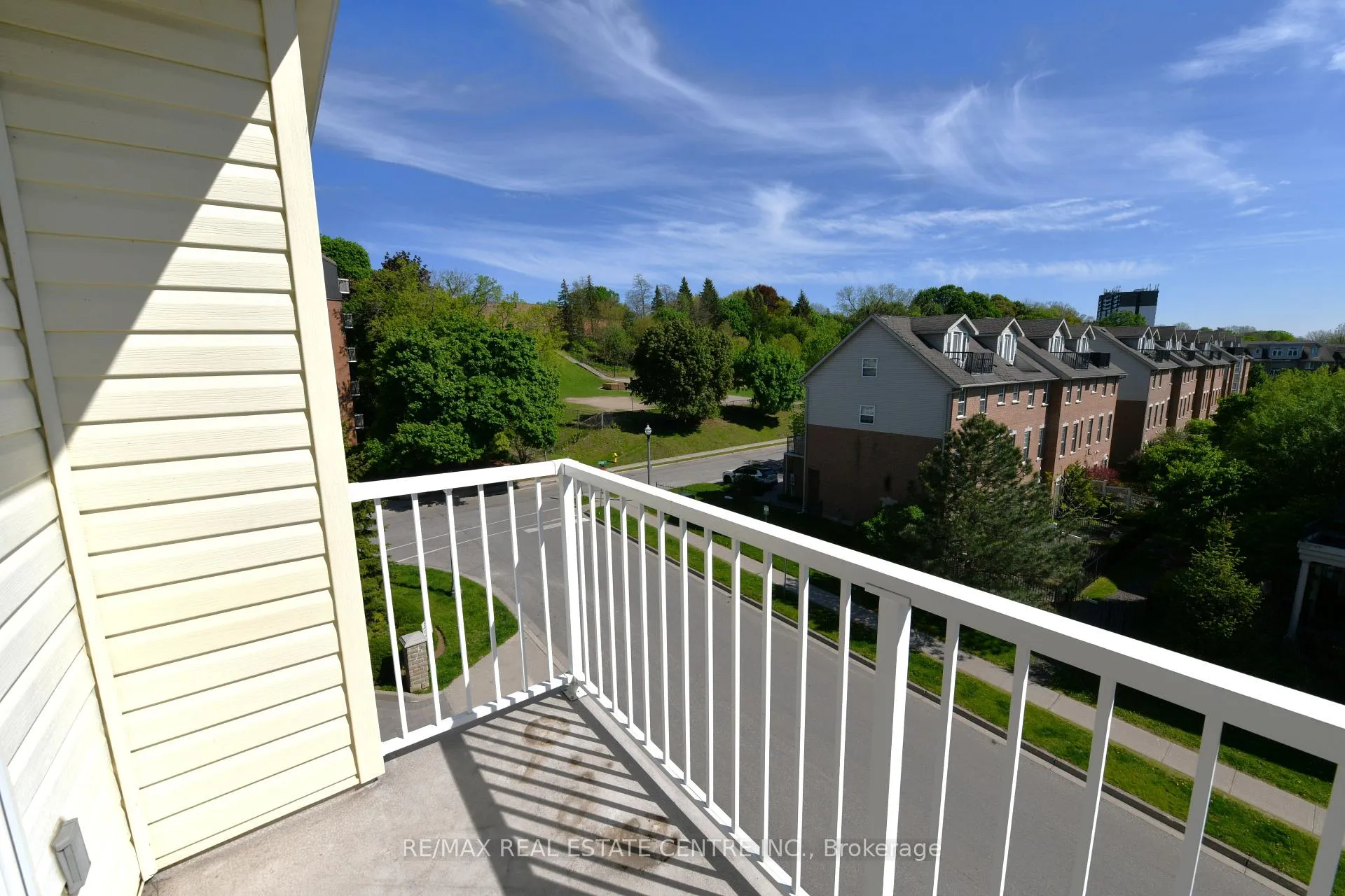 Photo 8 of Unit 418, 8 Harris Street, Cambridge, East Galt — HOMEH