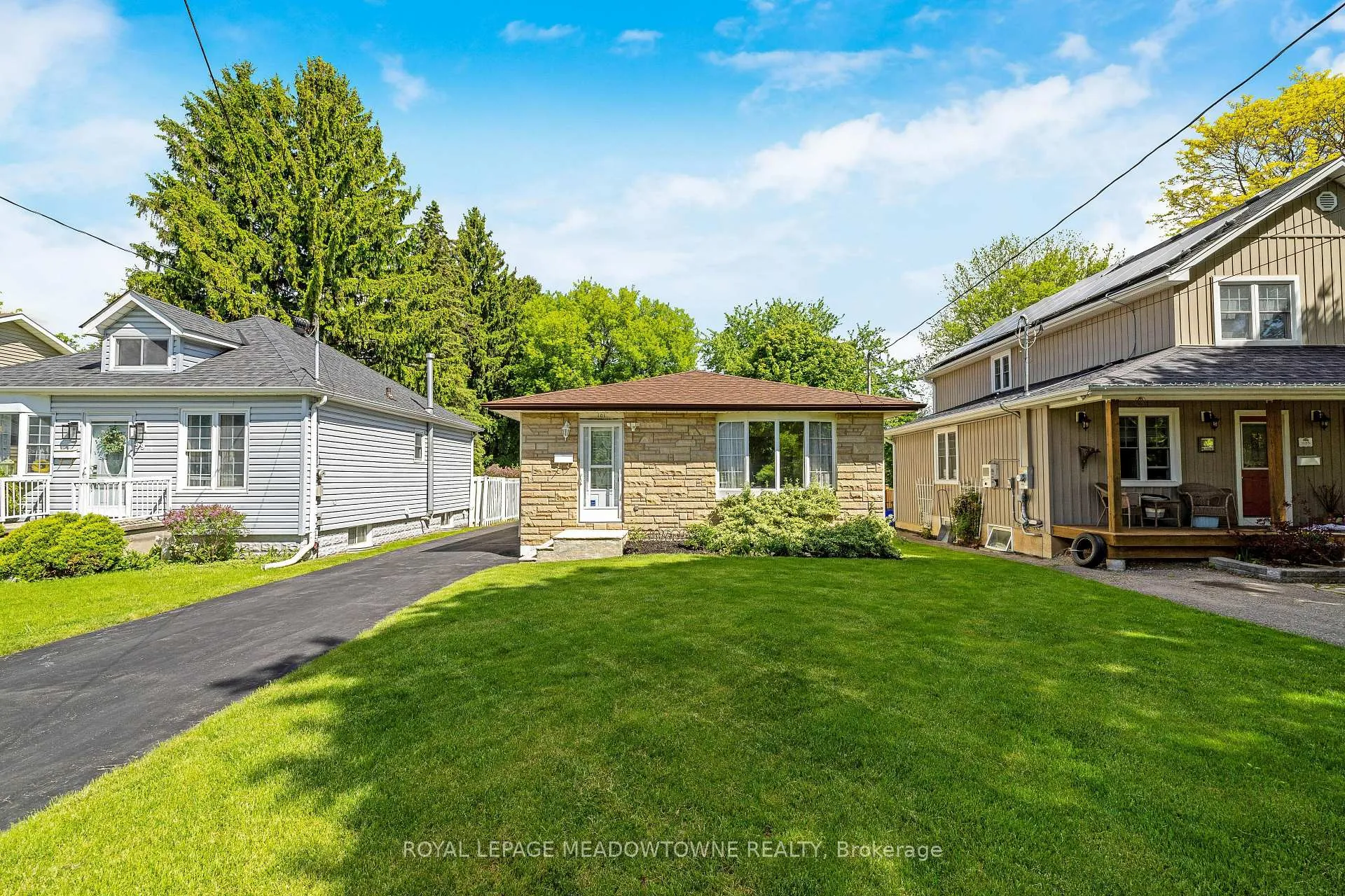 Photo 2 of 101 King Street, Halton Hills, Georgetown — HOMEH