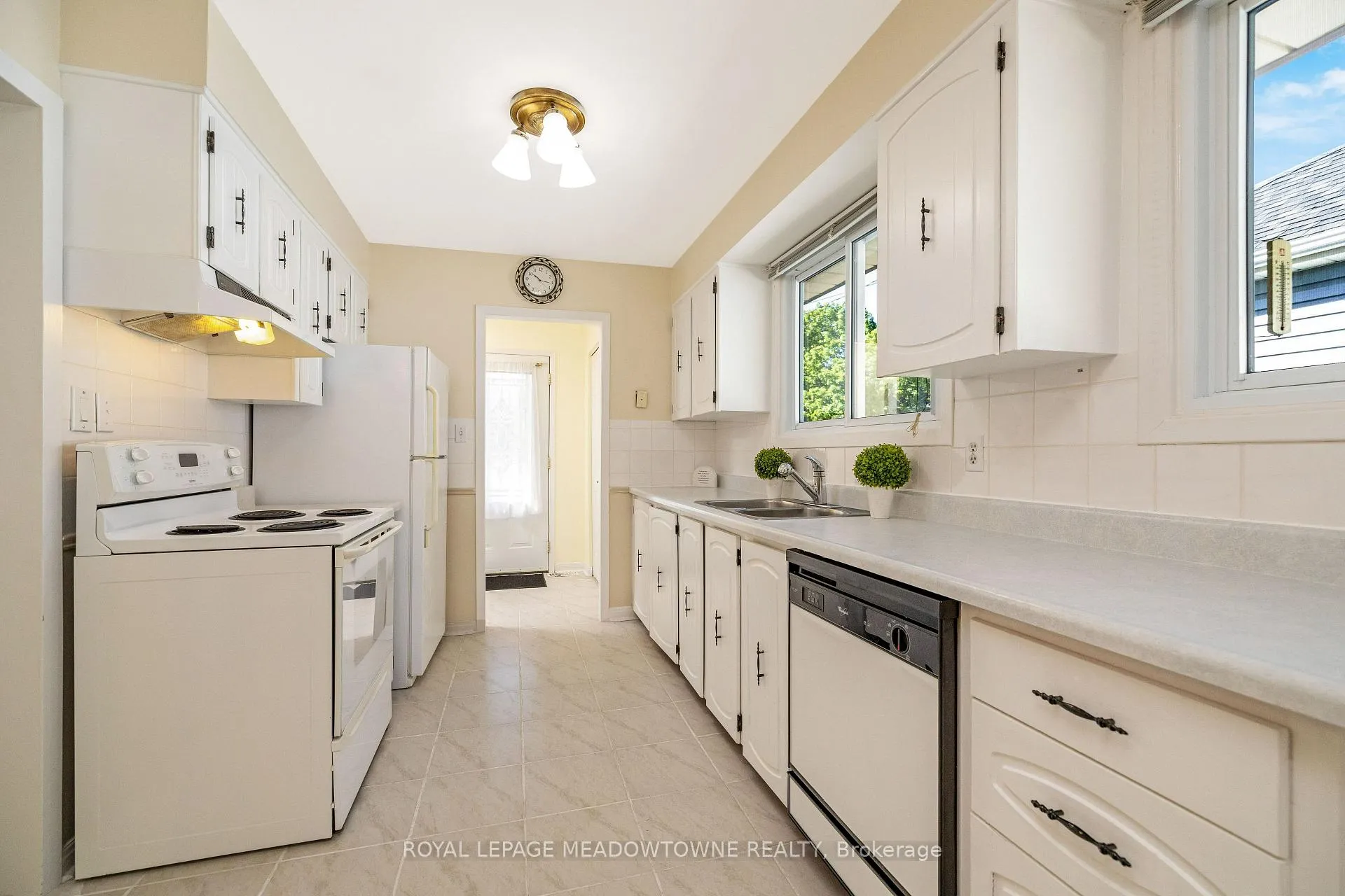 Photo 11 of 101 King Street, Halton Hills, Georgetown — HOMEH